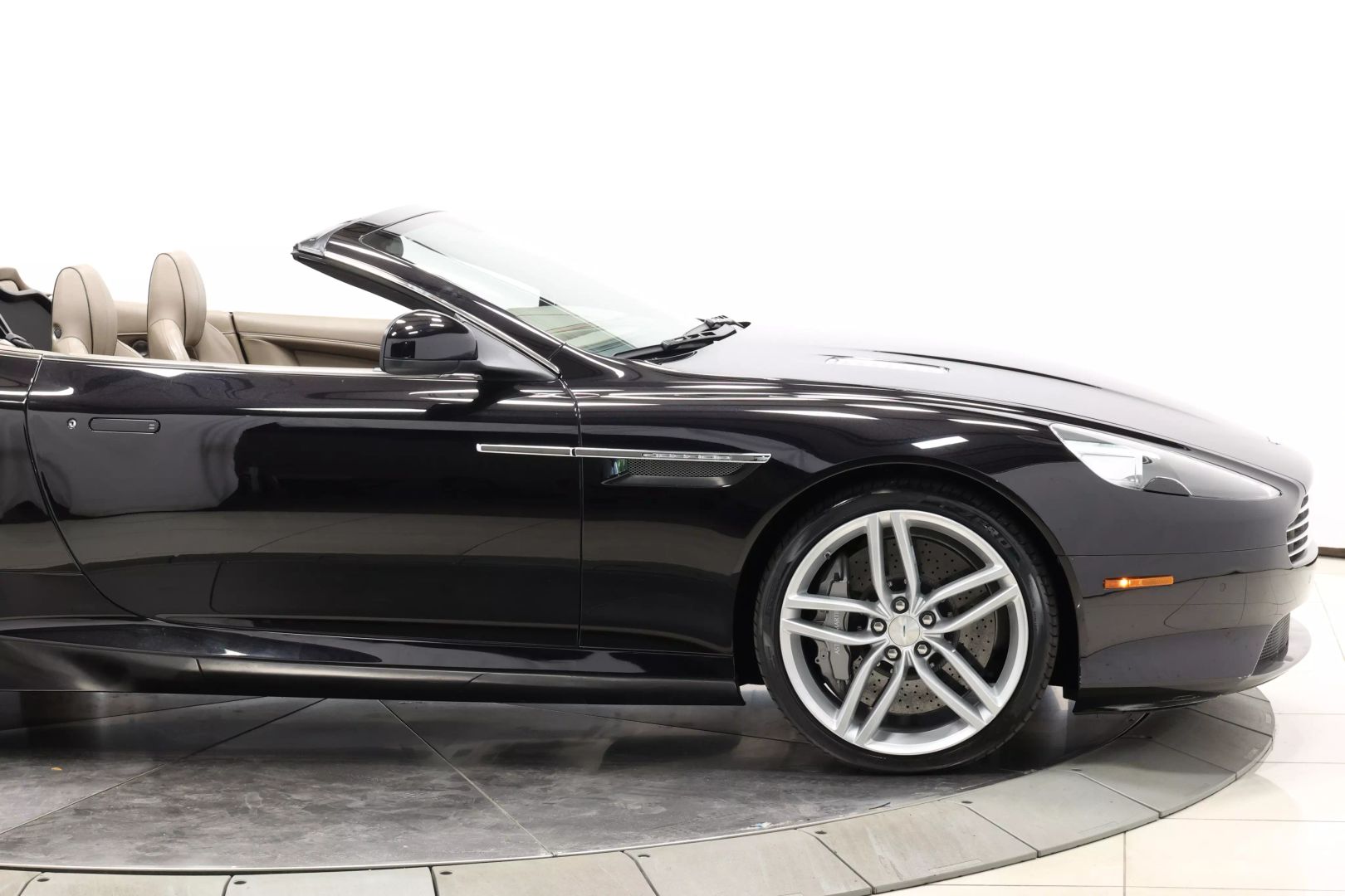 2015 Aston Martin Db9 - Image 63