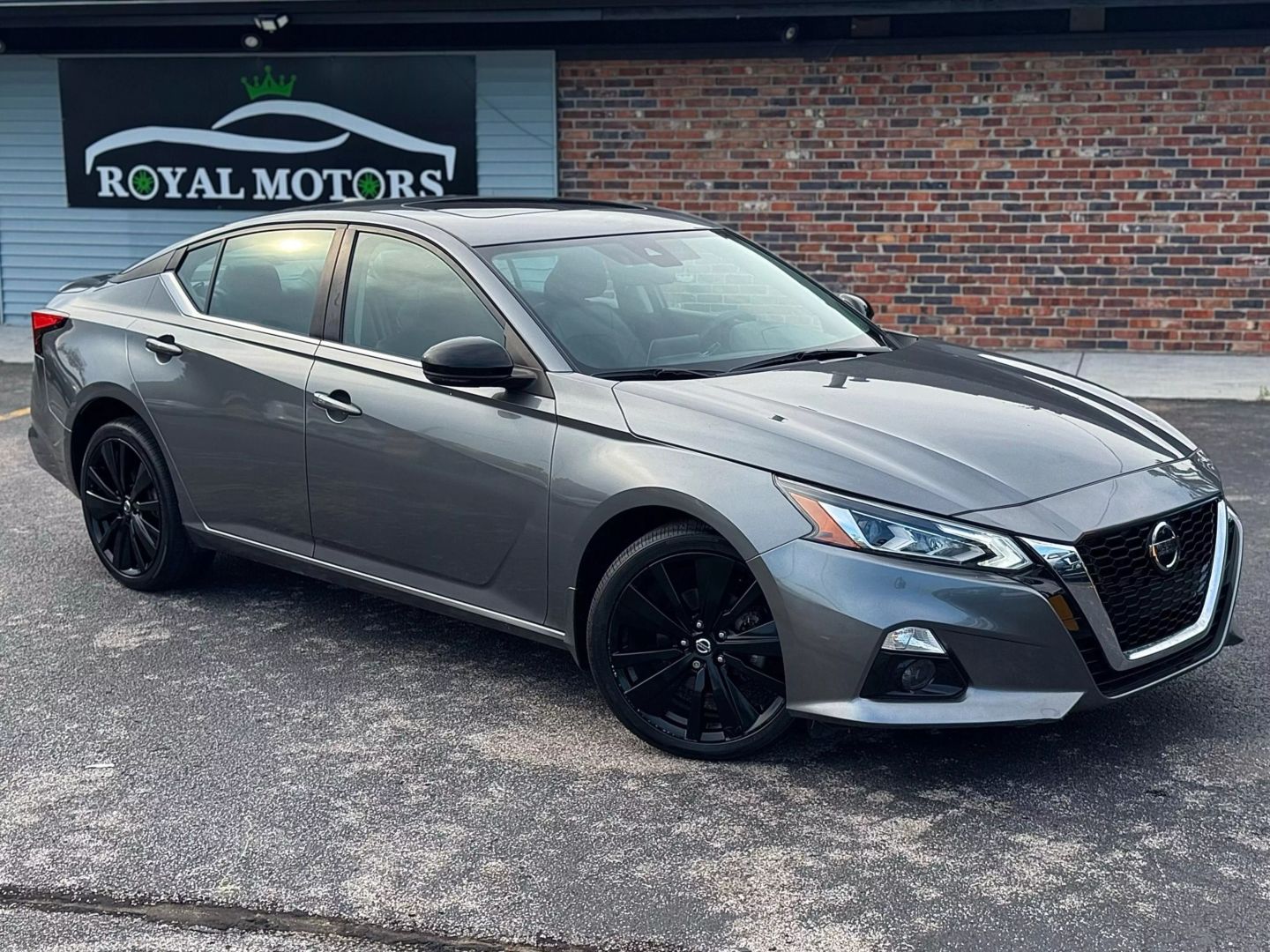 2022 Nissan Altima - Image 2