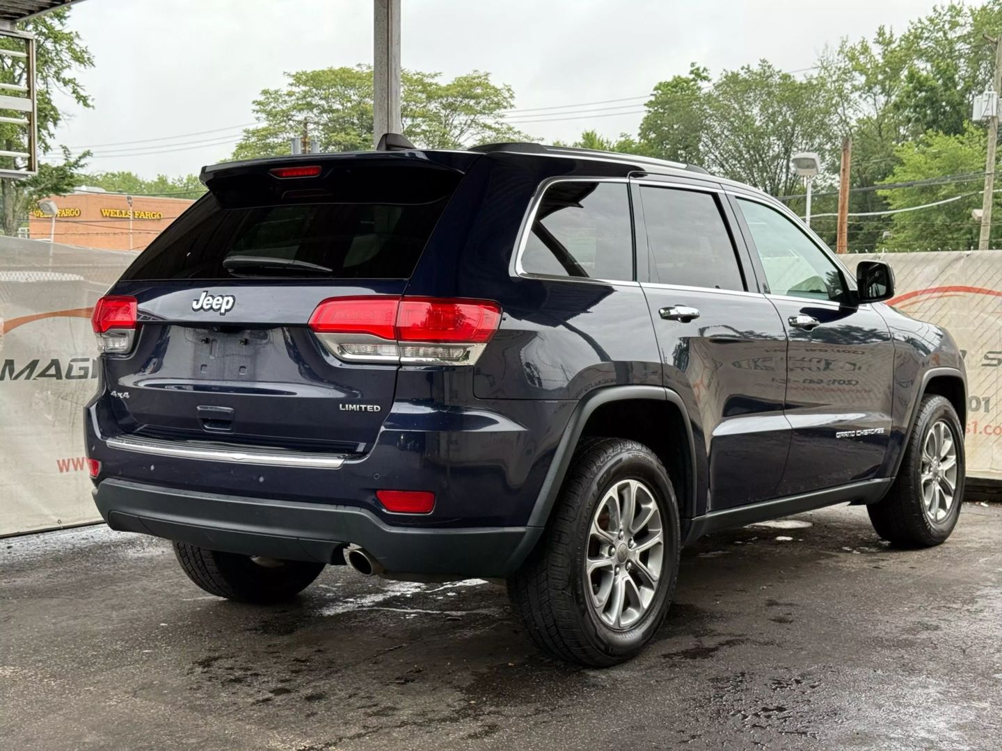 2015 Jeep Grand Cherokee - Image 11