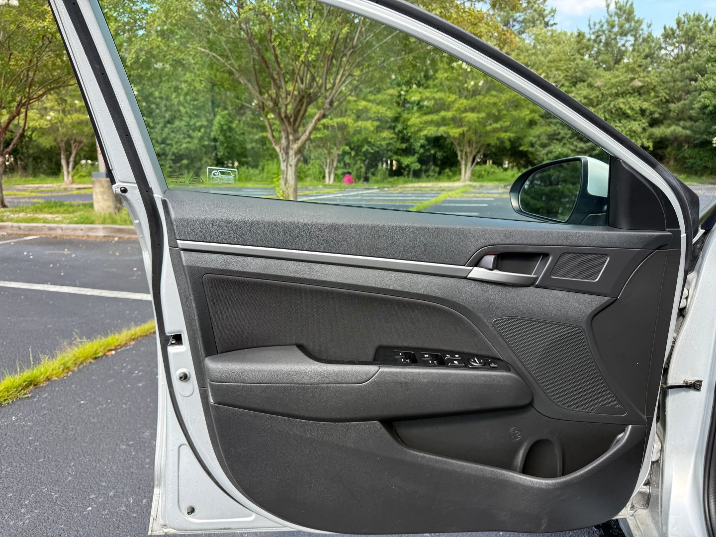 2018 Hyundai Elantra - Image 9