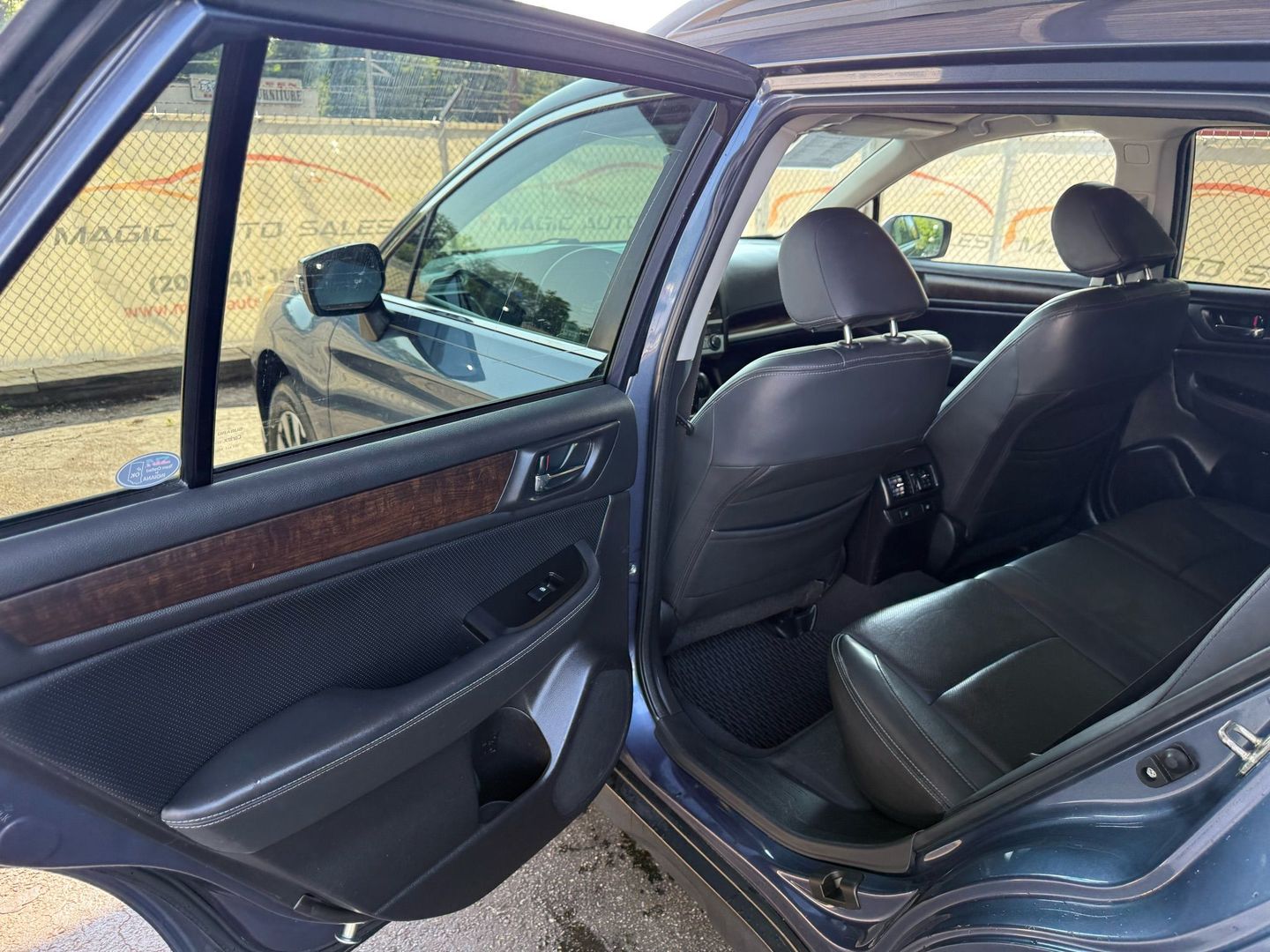 2017 Subaru Outback - Image 17