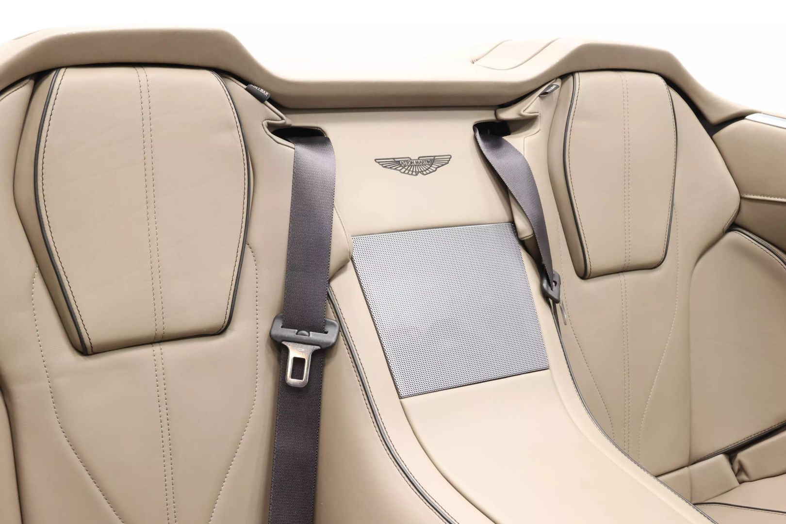 2015 Aston Martin Db9 - Image 65
