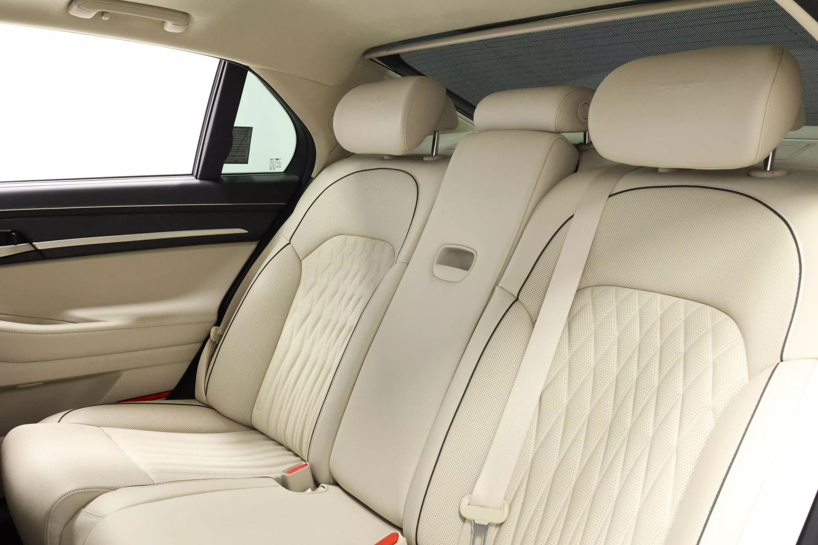 2020 Genesis G90 - Image 65