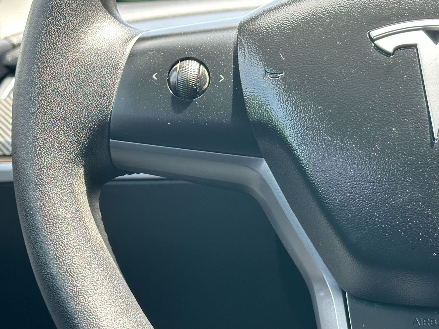 2020 Tesla Model 3 - Image 28