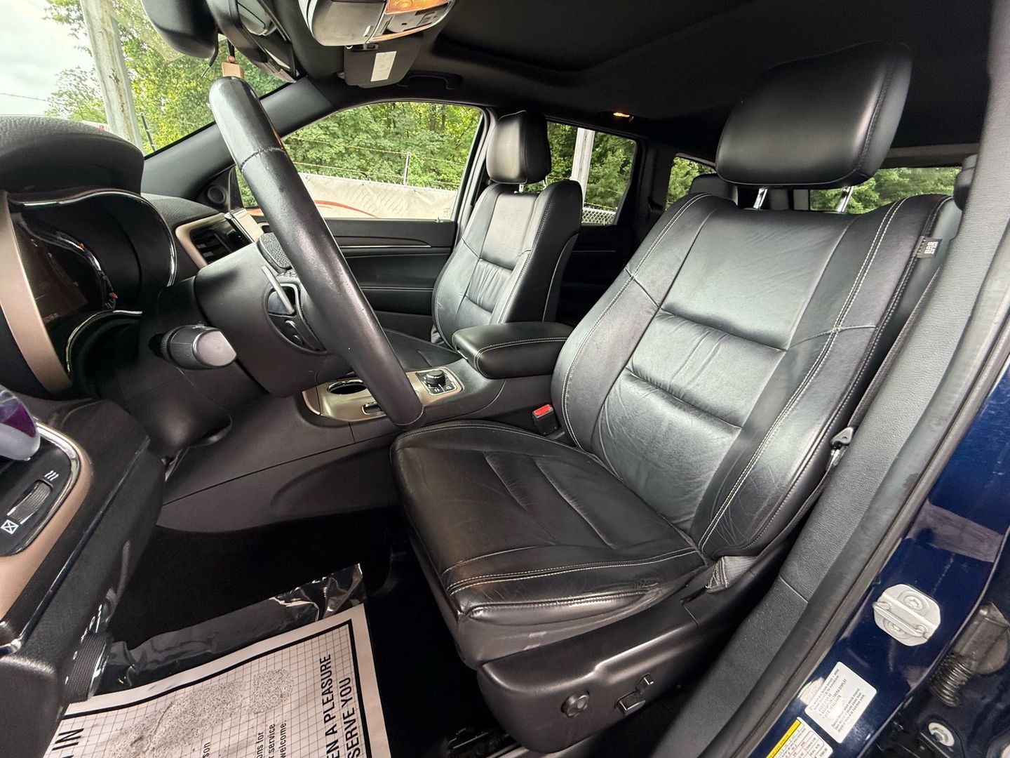 2015 Jeep Grand Cherokee - Image 16