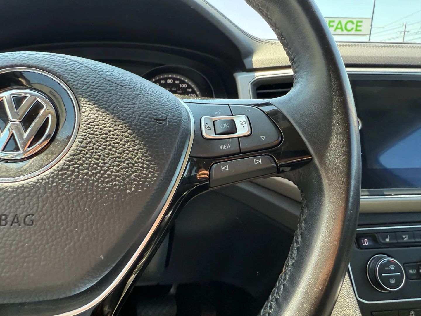 2019 Volkswagen Atlas - Image 32