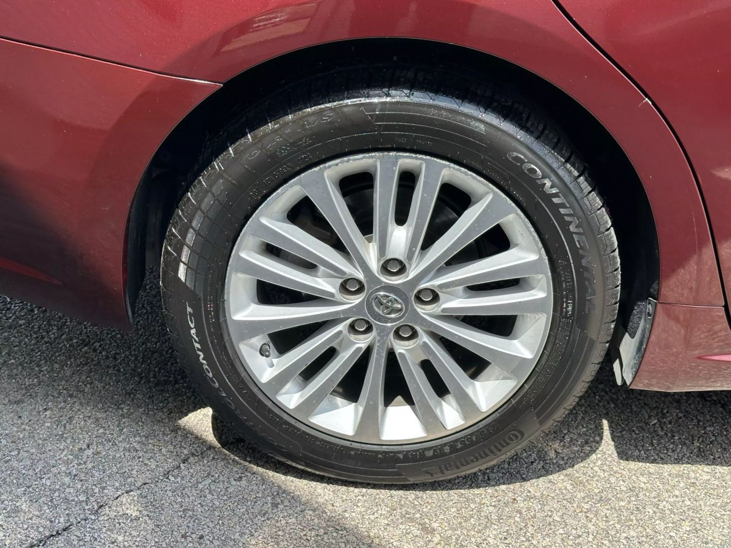 2015 Toyota Avalon - Image 40