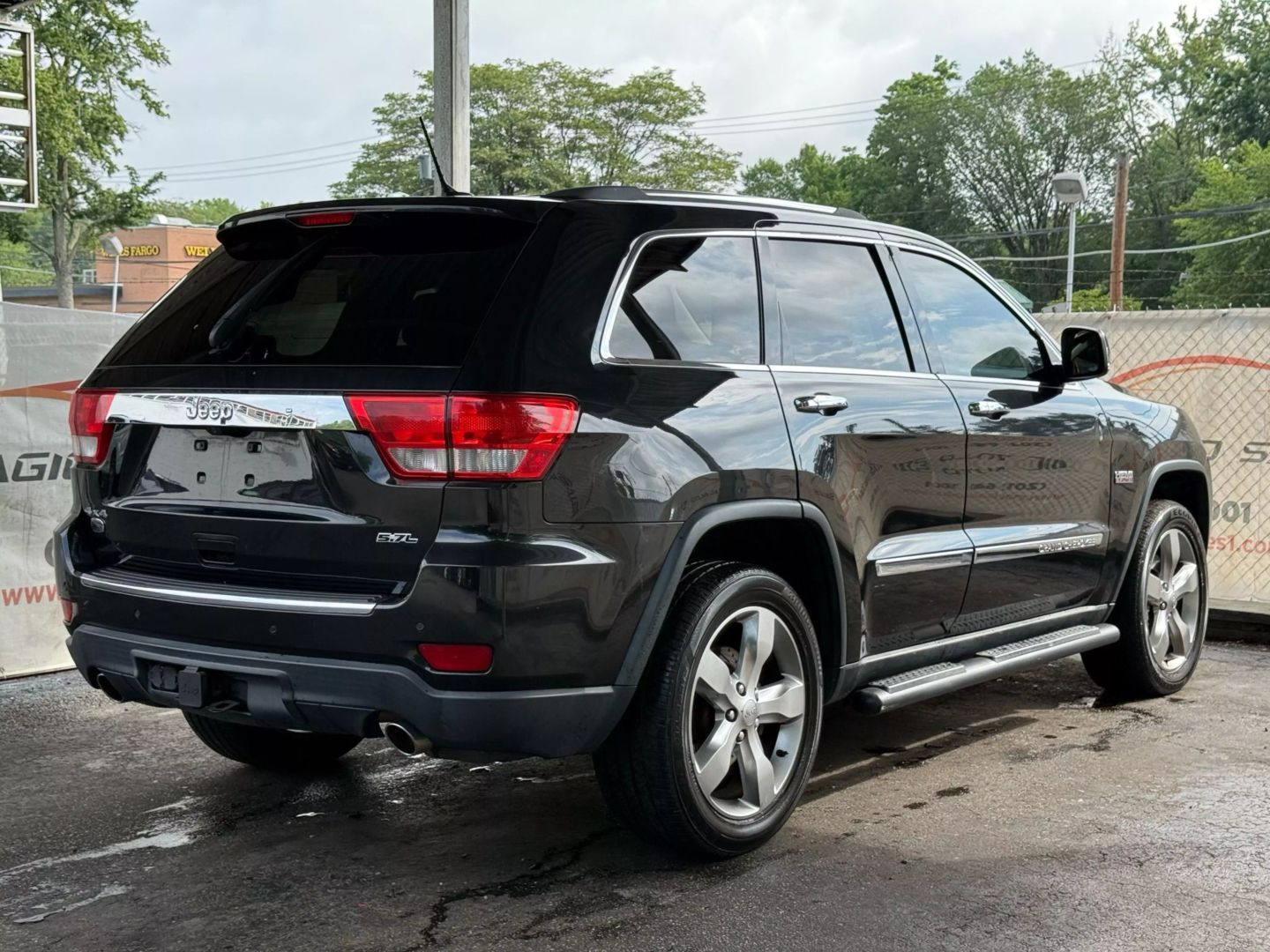 2013 Jeep Grand Cherokee - Image 11