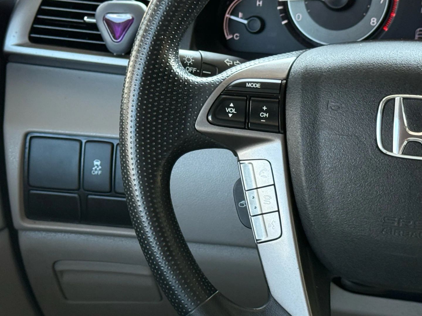 2017 Honda Odyssey - Image 30