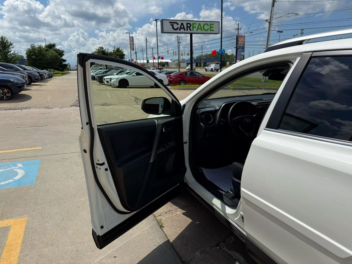 2017 Toyota Rav4 - Image 18