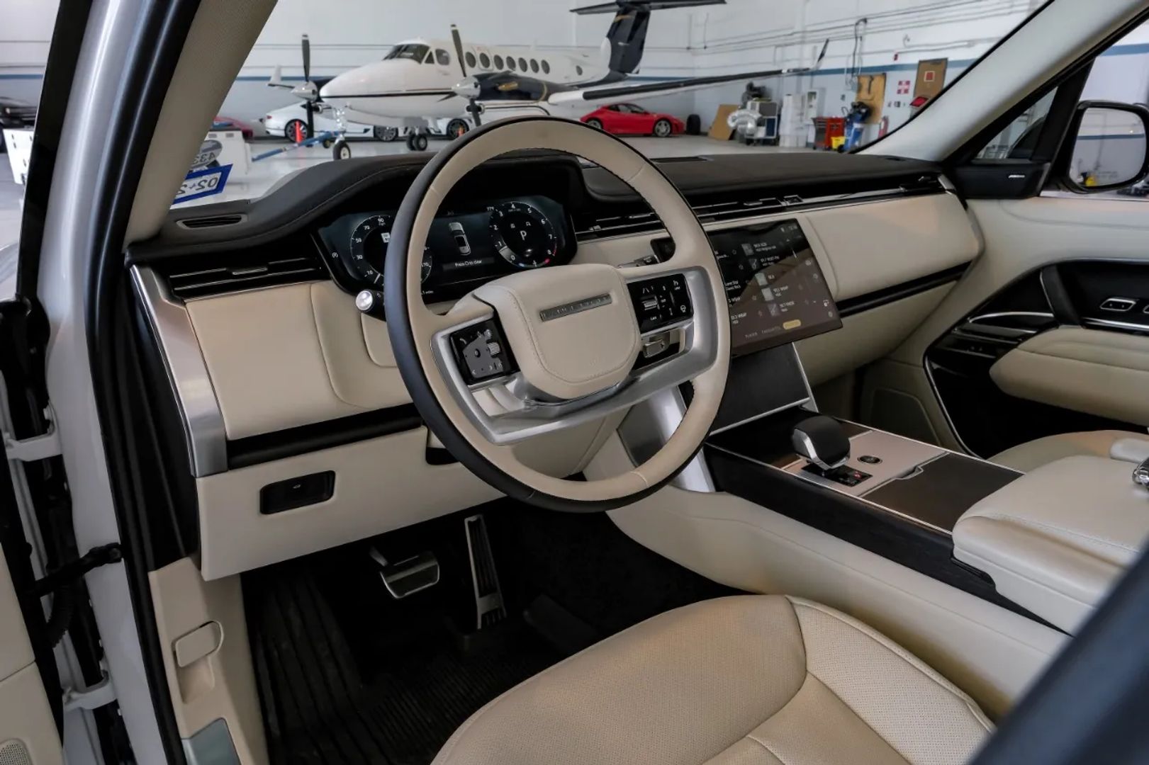 2024 Land Rover Range Rover - Image 2