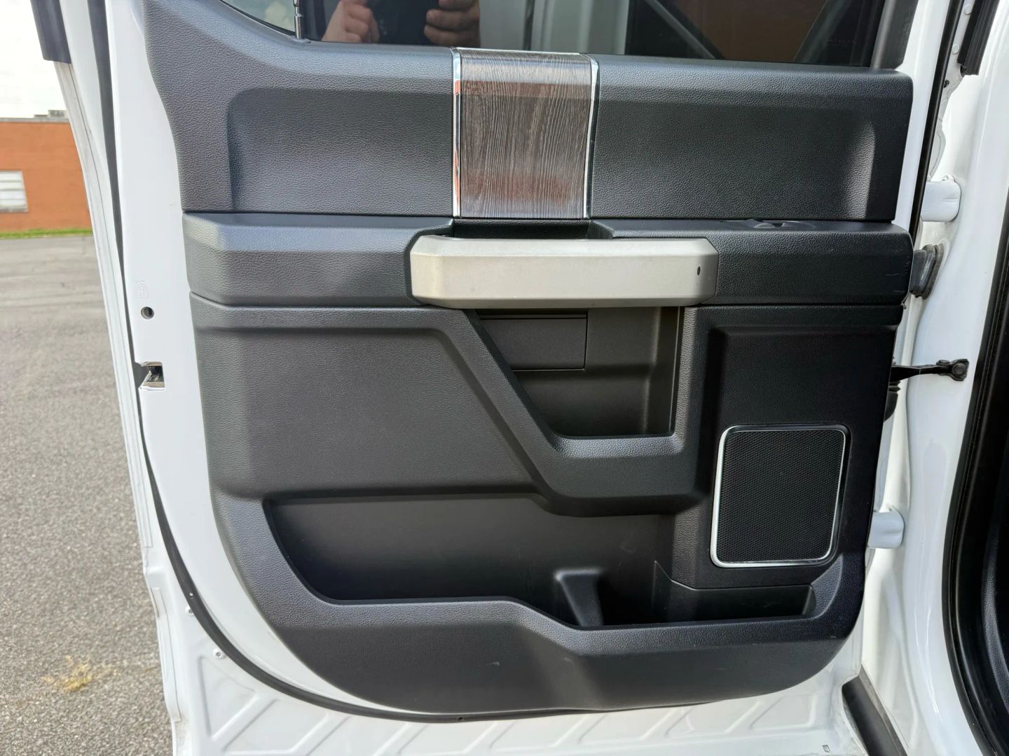 2020 Ford F250 Super Duty Crew Cab - Image 16