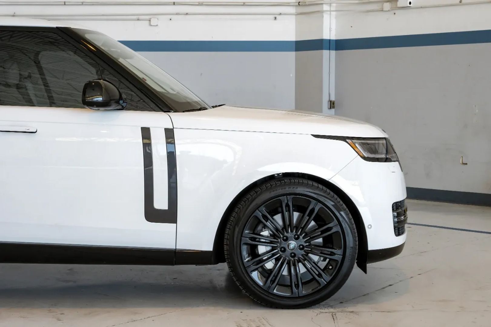 2024 Land Rover Range Rover - Image 8