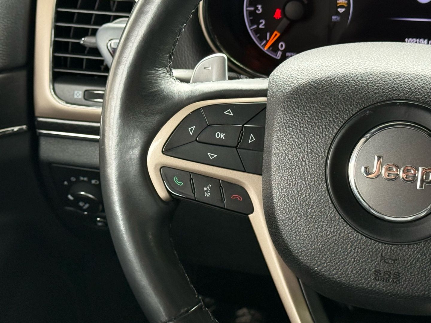 2015 Jeep Grand Cherokee - Image 34