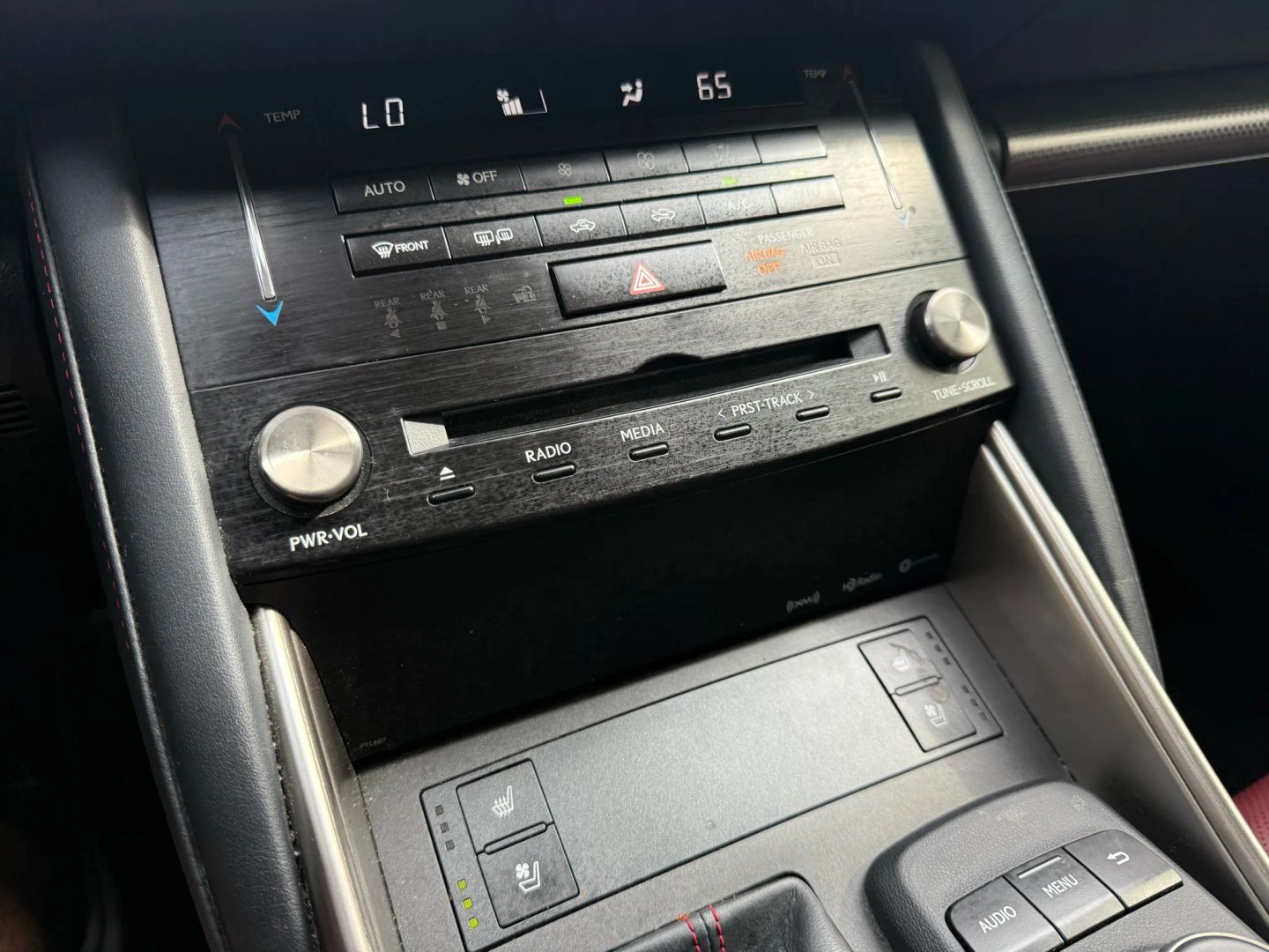 2018 Lexus Is - Image 28