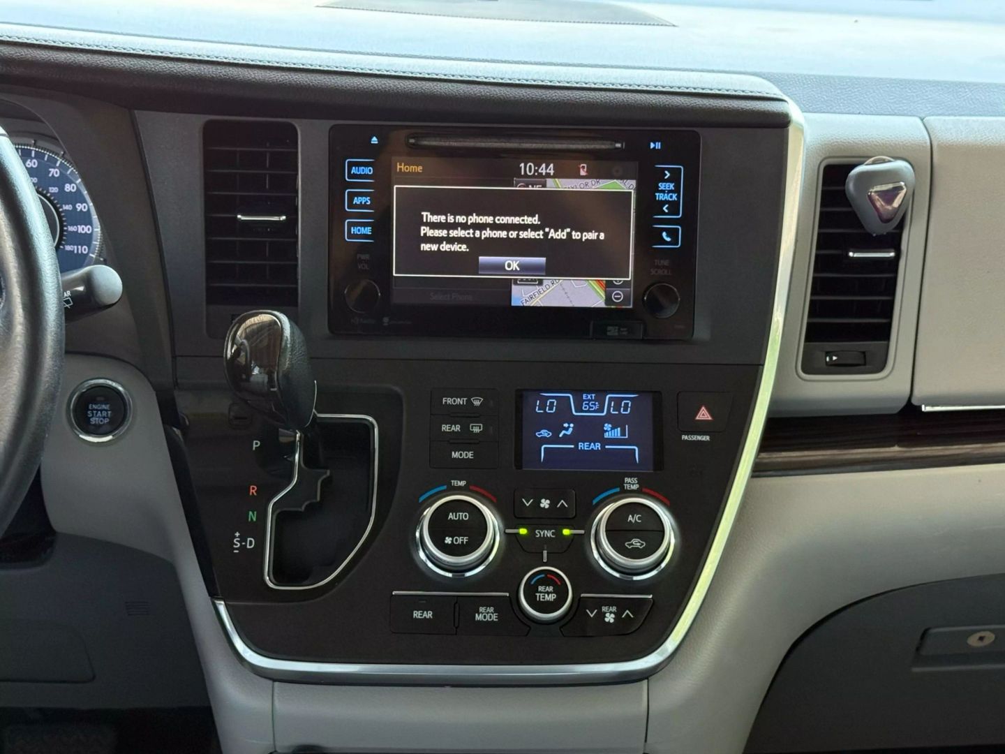 2015 Toyota Sienna - Image 27