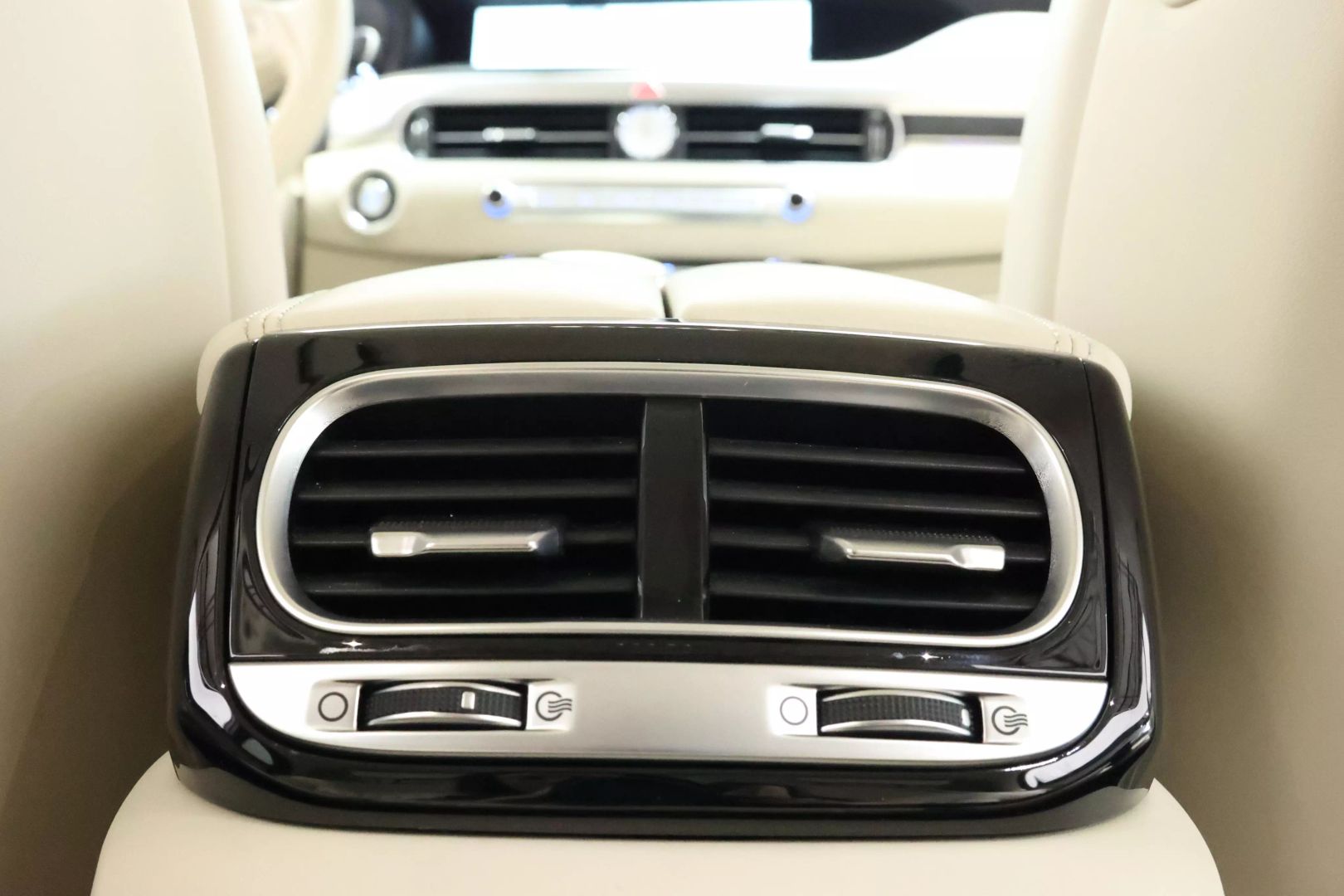 2020 Genesis G90 - Image 93