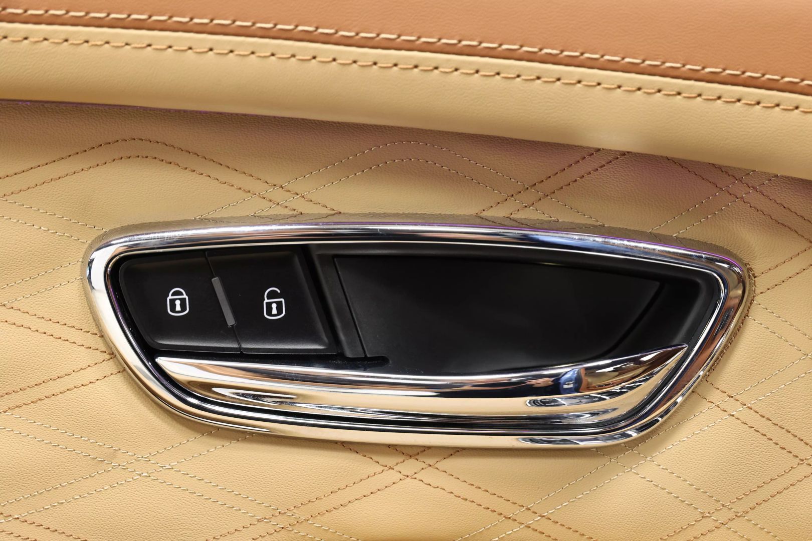 2023 Bentley Bentayga Ewb - Image 11
