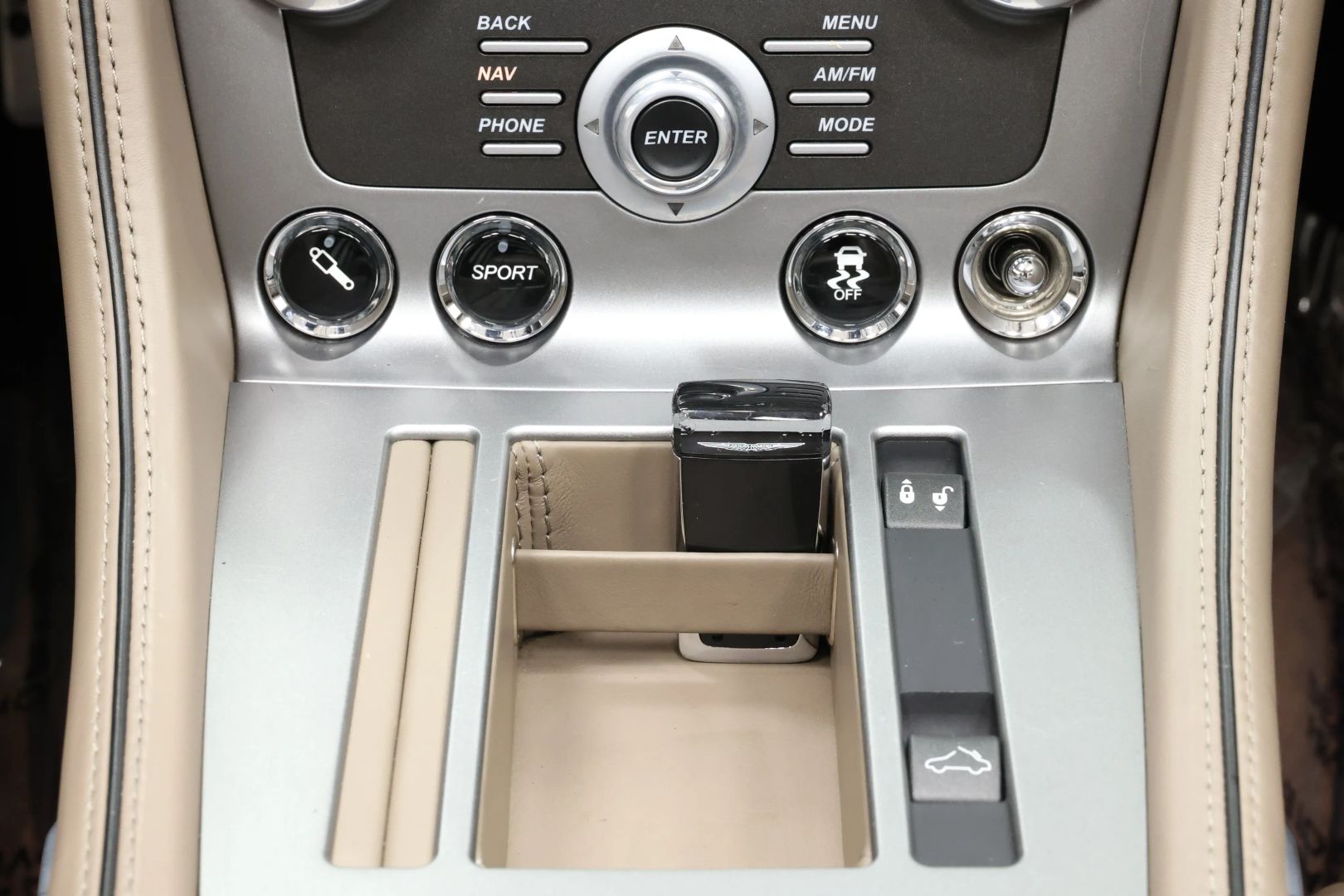 2015 Aston Martin Db9 - Image 34