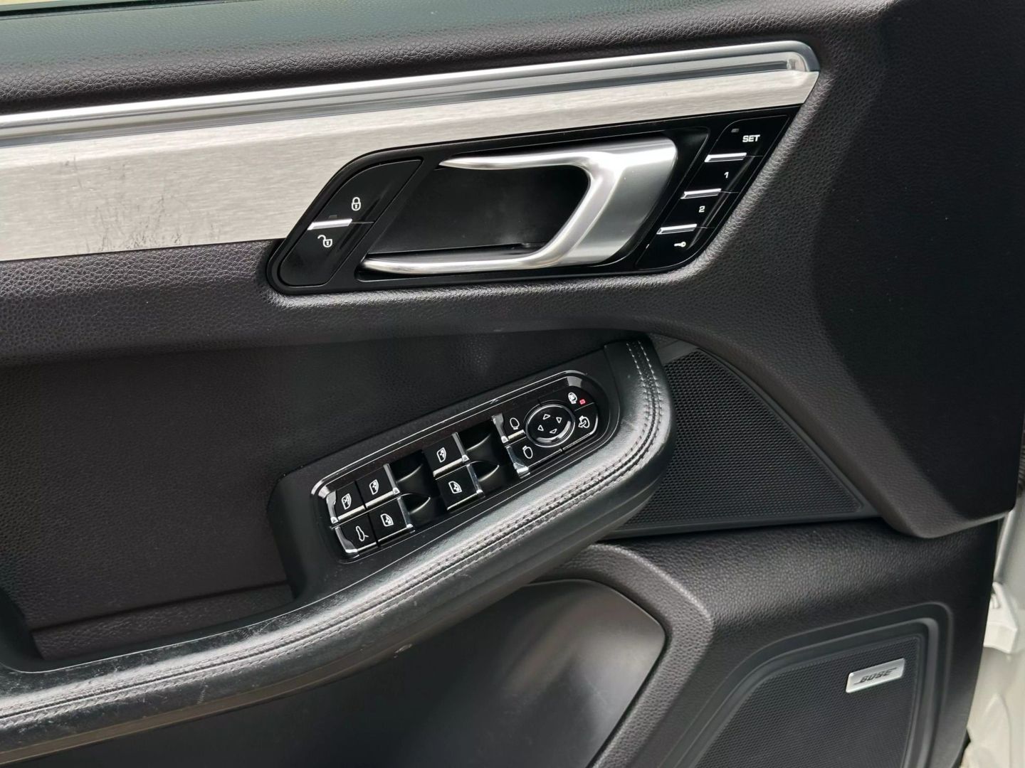 2015 Porsche Macan - Image 12