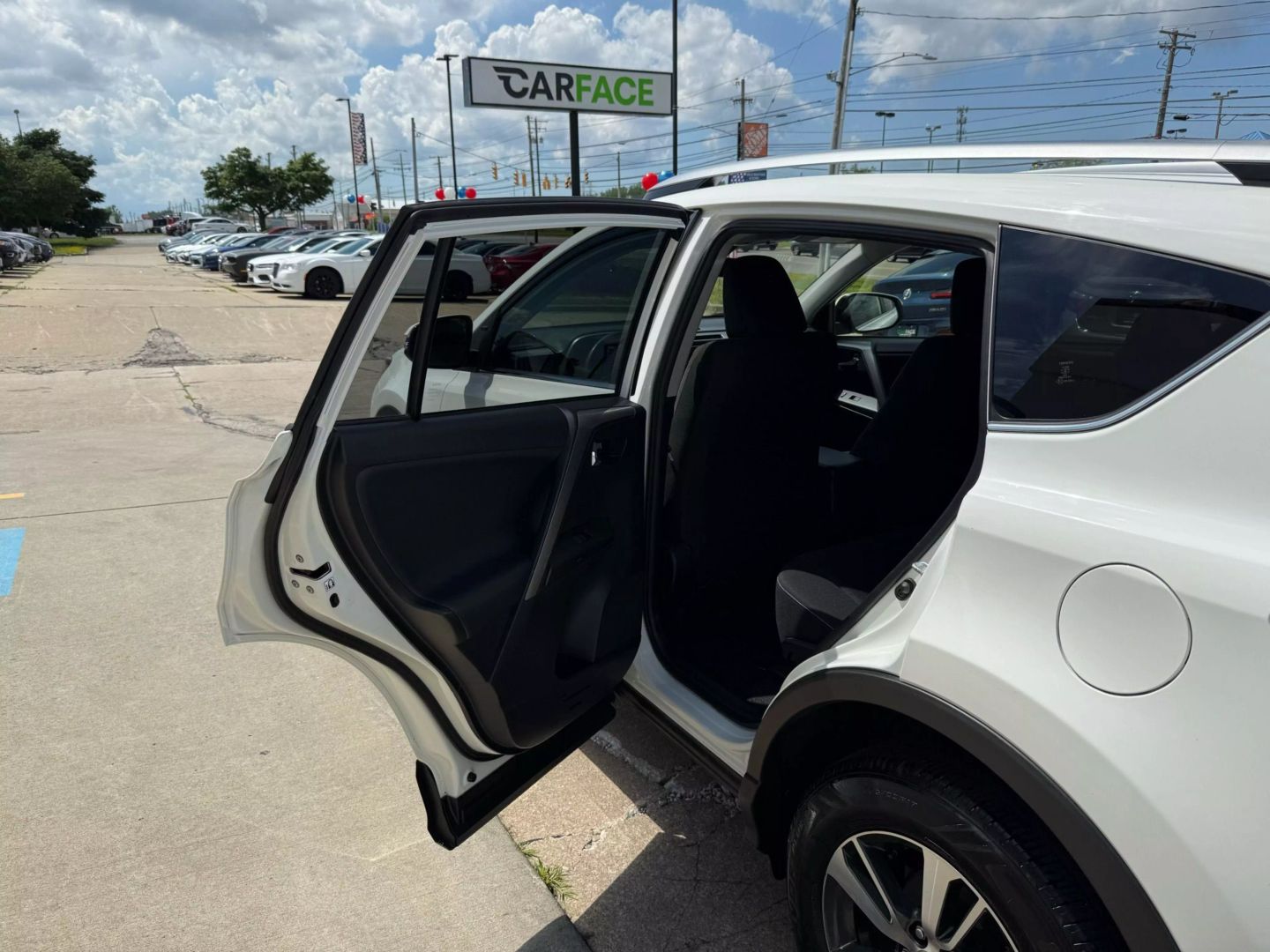 2017 Toyota Rav4 - Image 20