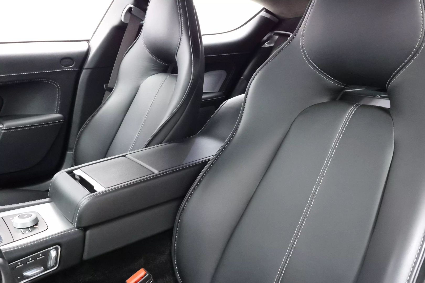 2011 Aston Martin Rapide - Image 19