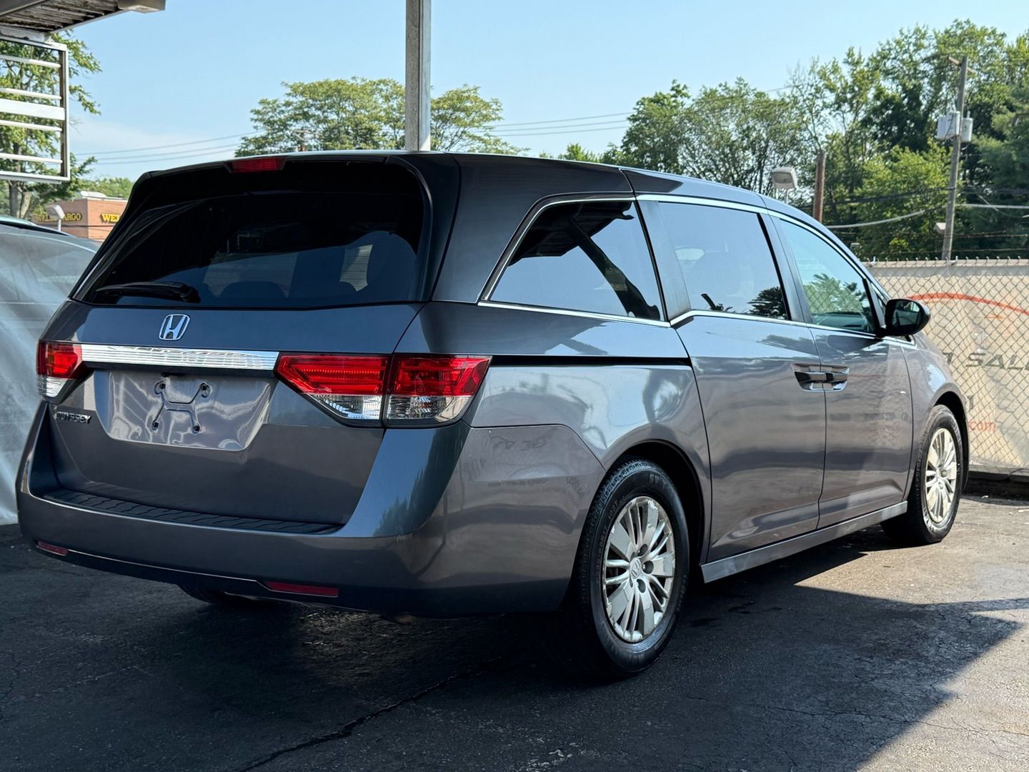 2017 Honda Odyssey - Image 11