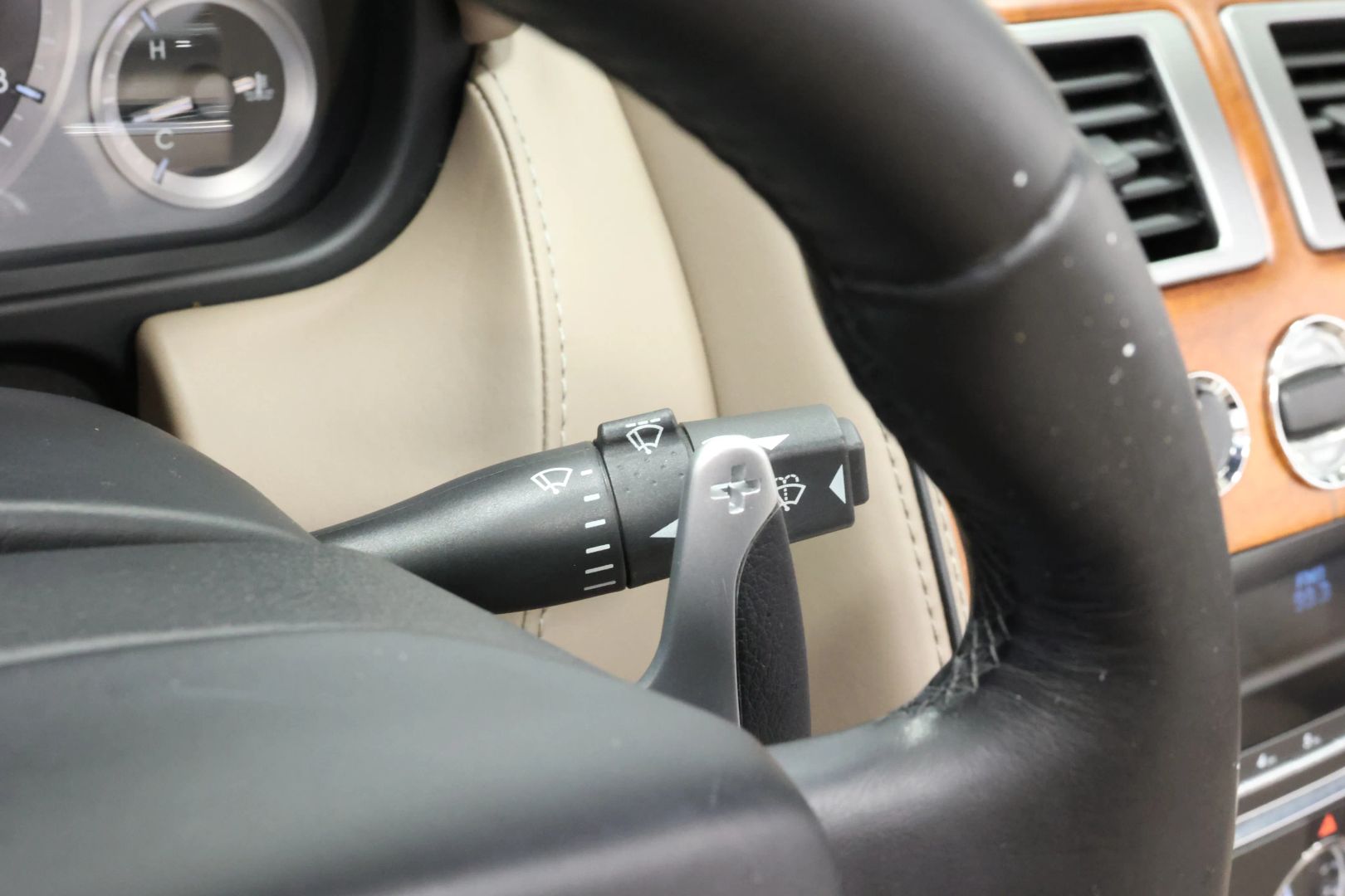 2015 Aston Martin Db9 - Image 26