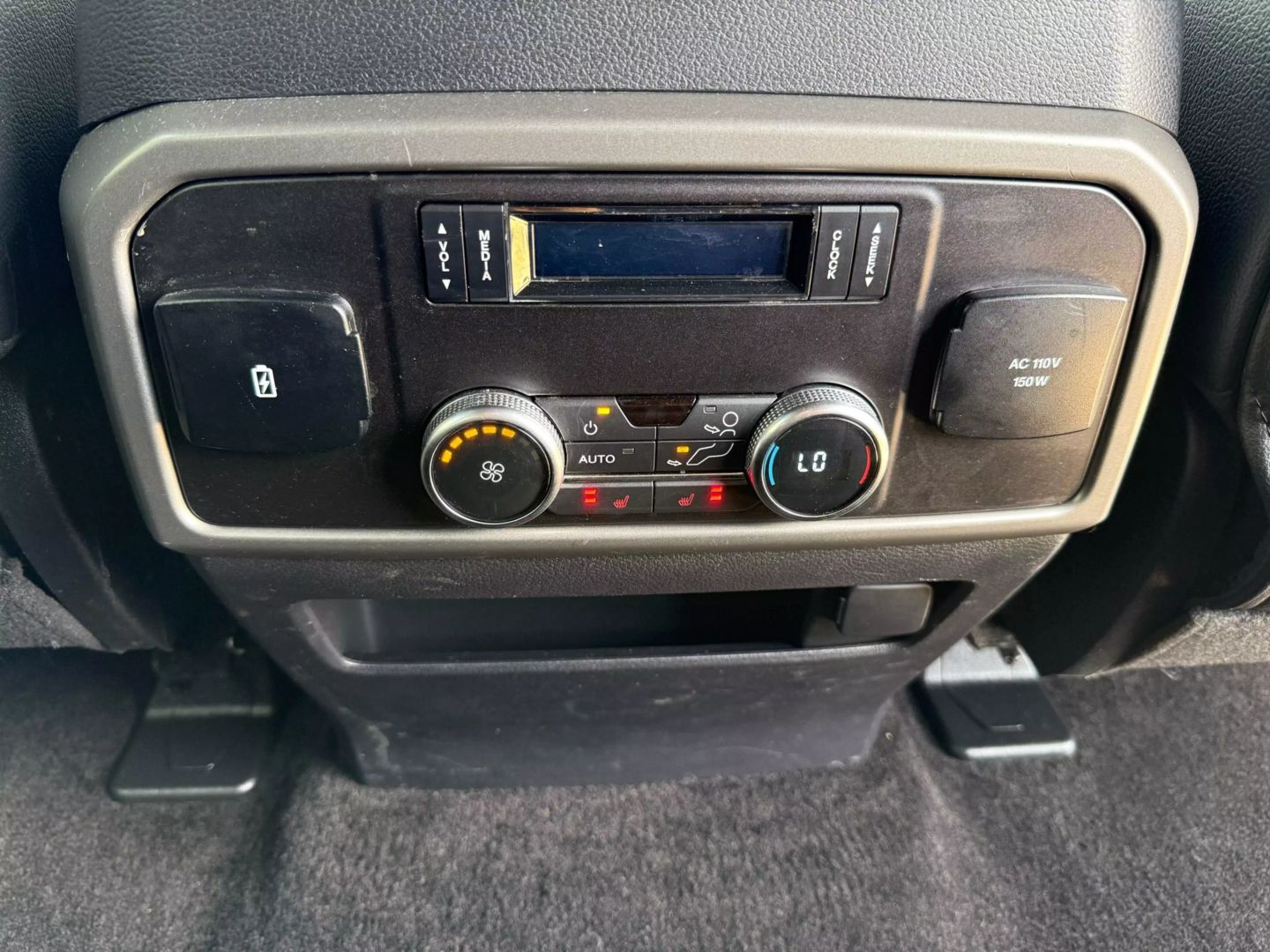 2018 Ford Expedition - Image 25