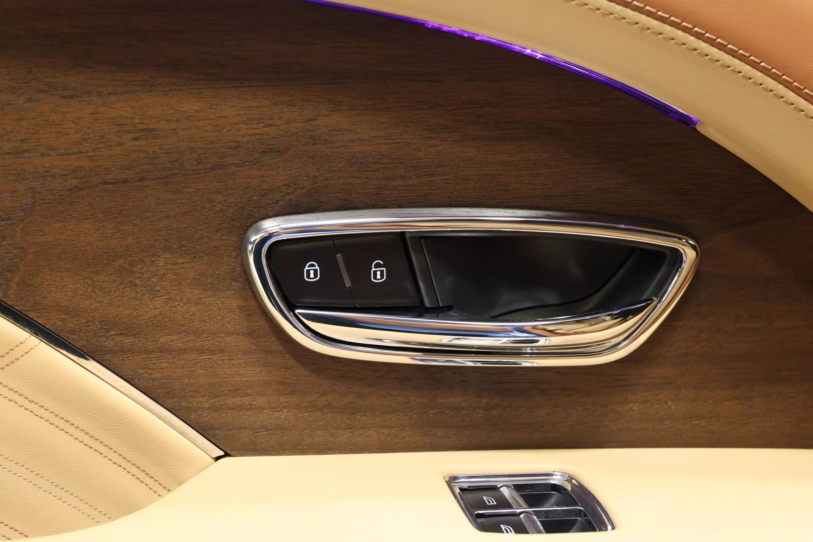 2023 Bentley Bentayga Ewb - Image 50