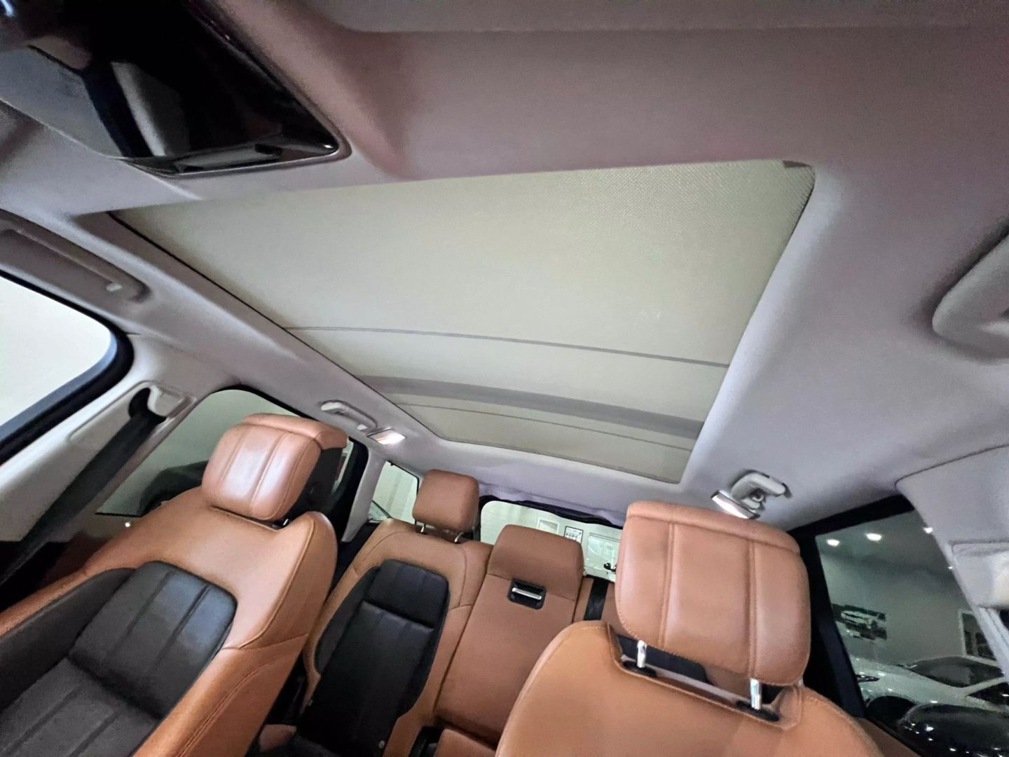 2018 Land Rover Range Rover Sport Hse Dynamic Sport Utility 4d - Image 11