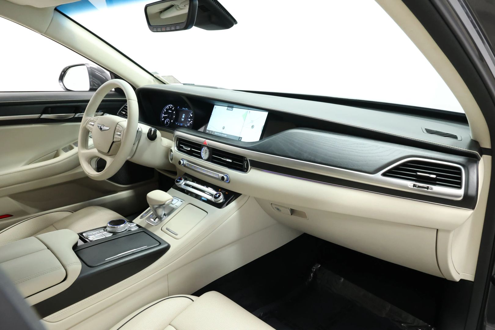 2020 Genesis G90 - Image 112