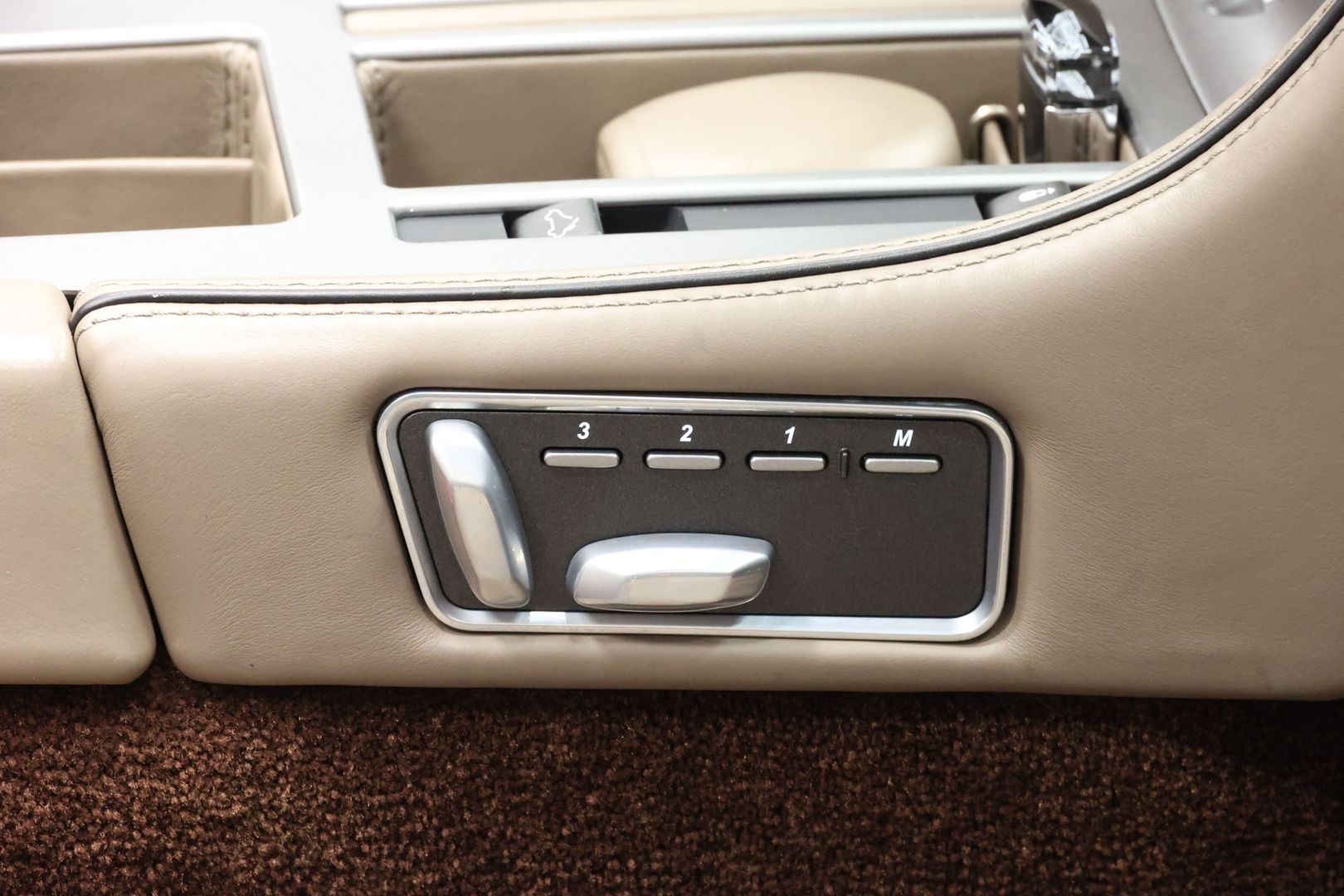 2015 Aston Martin Db9 - Image 75