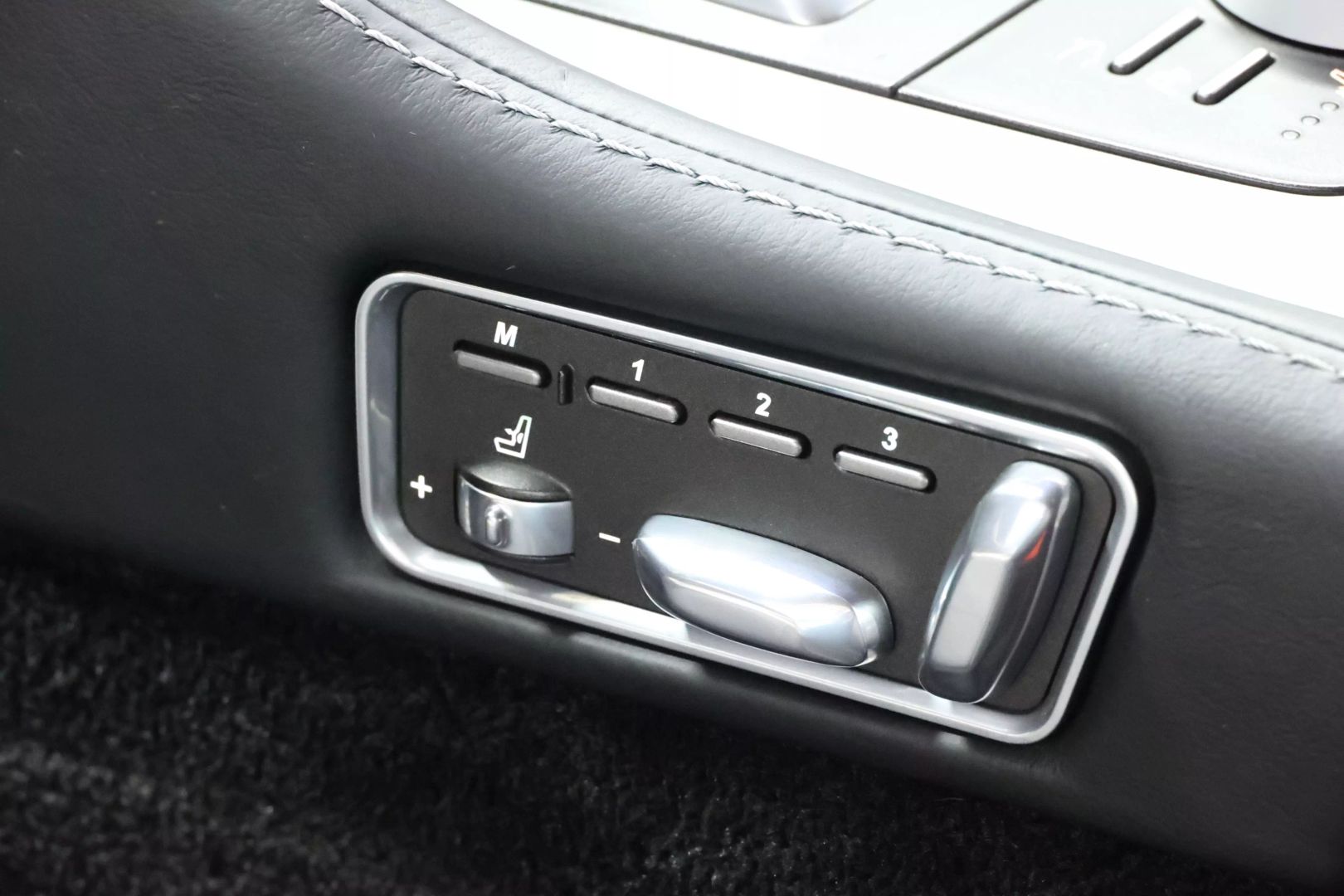 2011 Aston Martin Rapide - Image 15