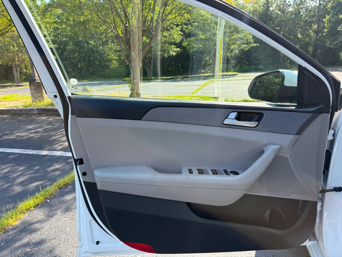 2017 Hyundai Sonata - Image 9
