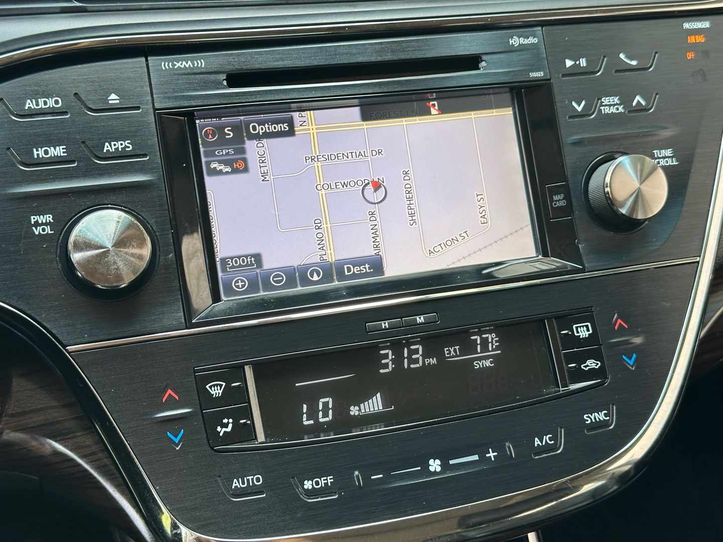 2015 Toyota Avalon - Image 32