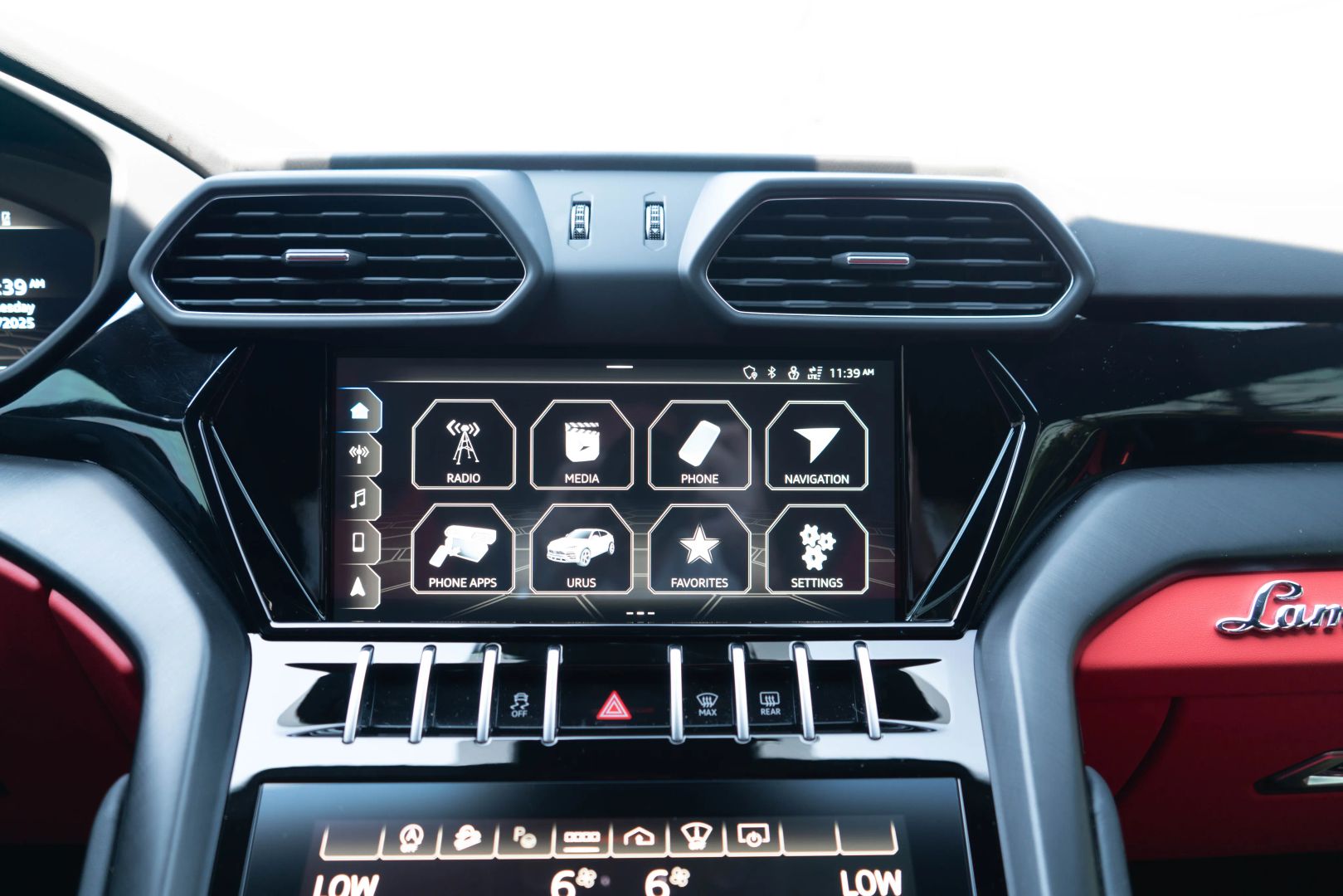 2022 Lamborghini Urus - Image 48