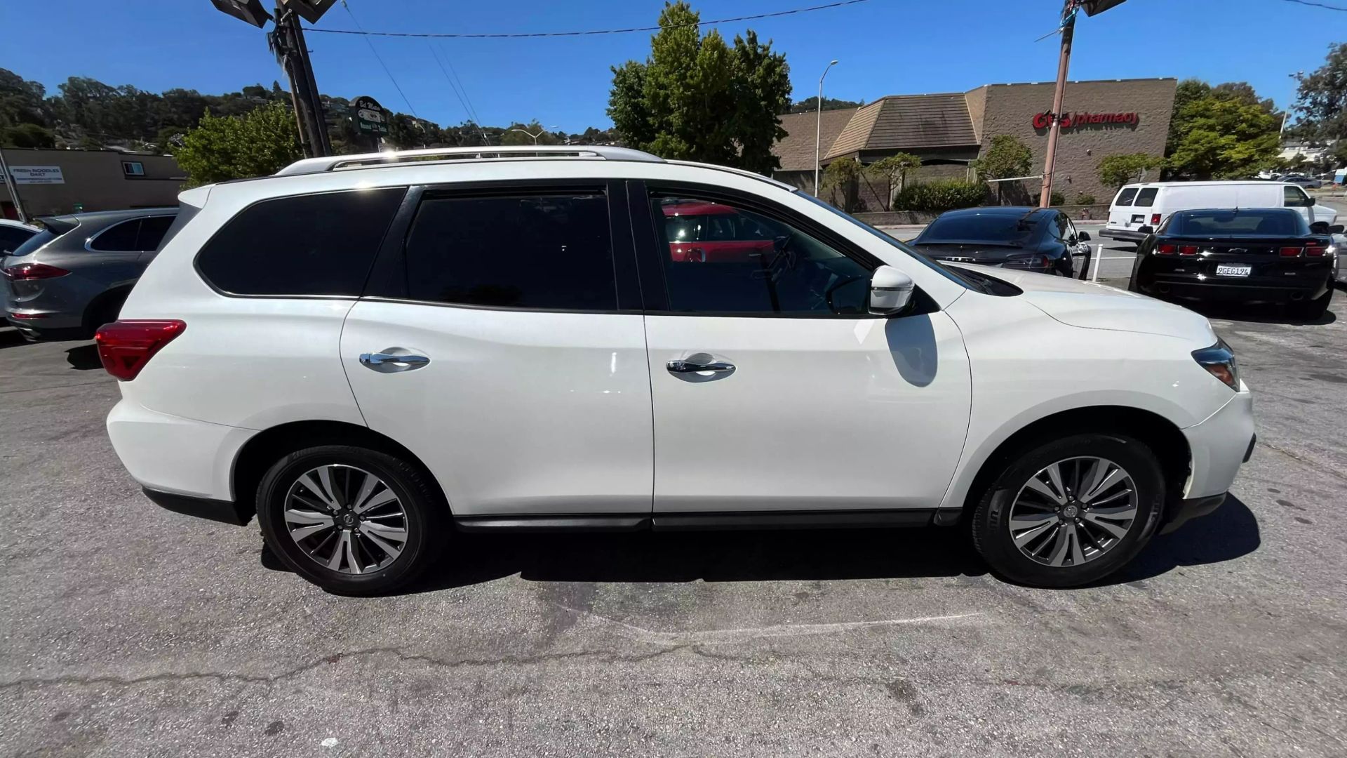 2017 Nissan Pathfinder  Vin: 5n1dr2mm9hc681748 Stock Id: 681748 - Image 8