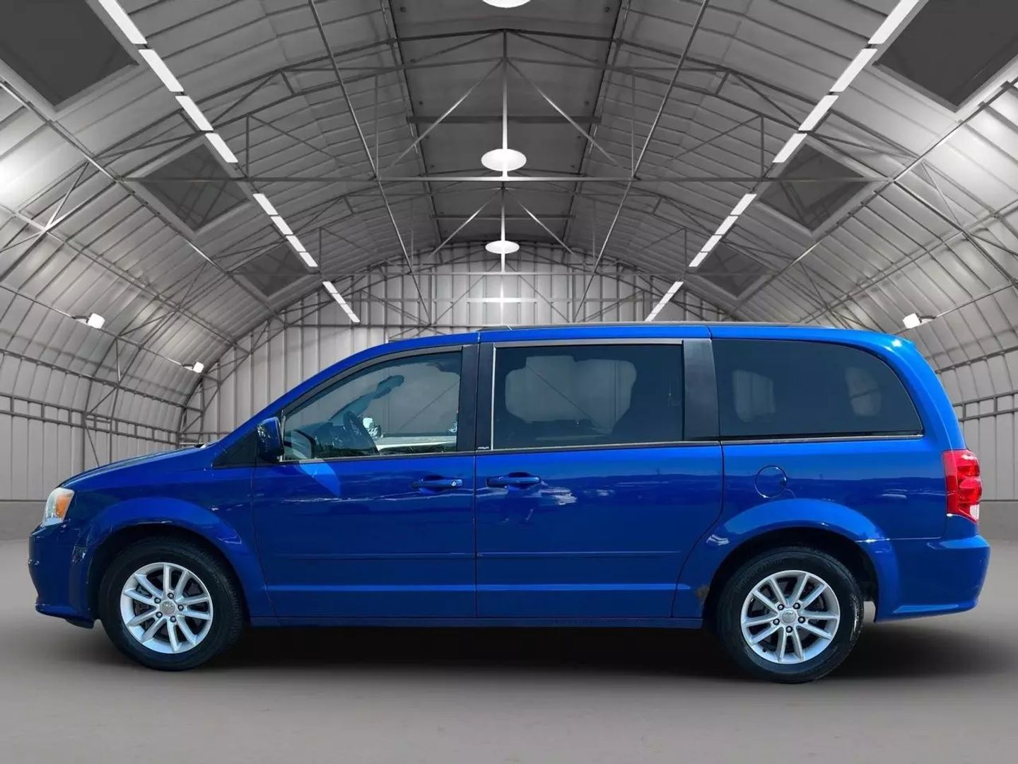 Used 2013 Dodge Grand Caravan SXT with VIN 2C4RDGCG7DR688975 for sale in Kansas City