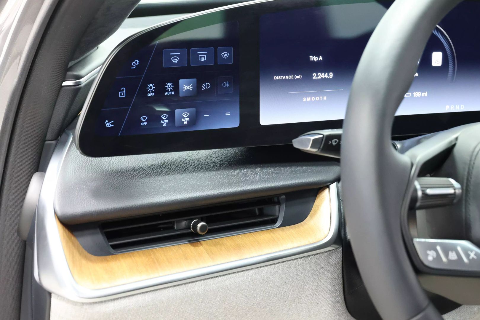 2025 Lucid Air - Image 19