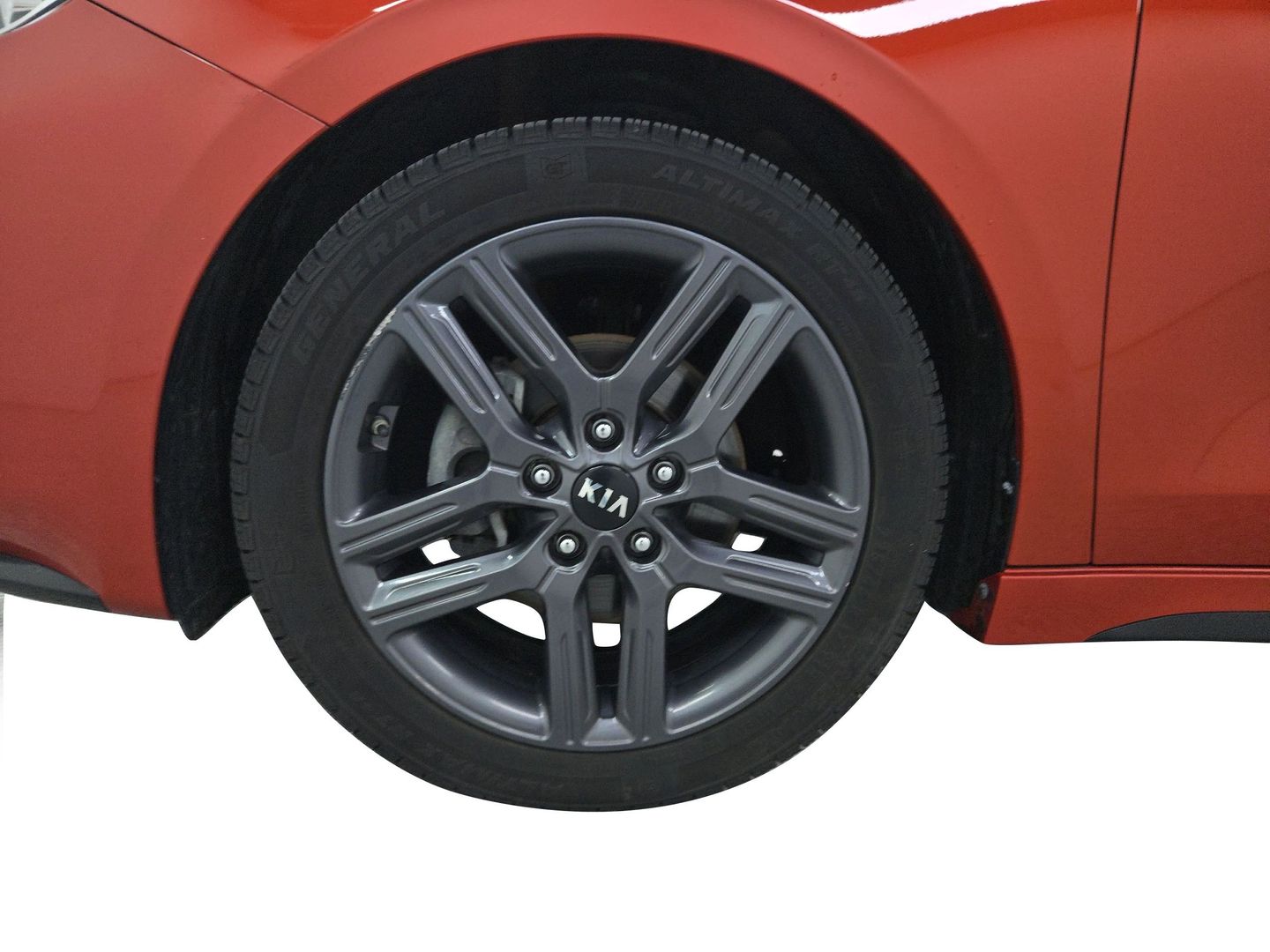 2021 Kia Forte - Image 25
