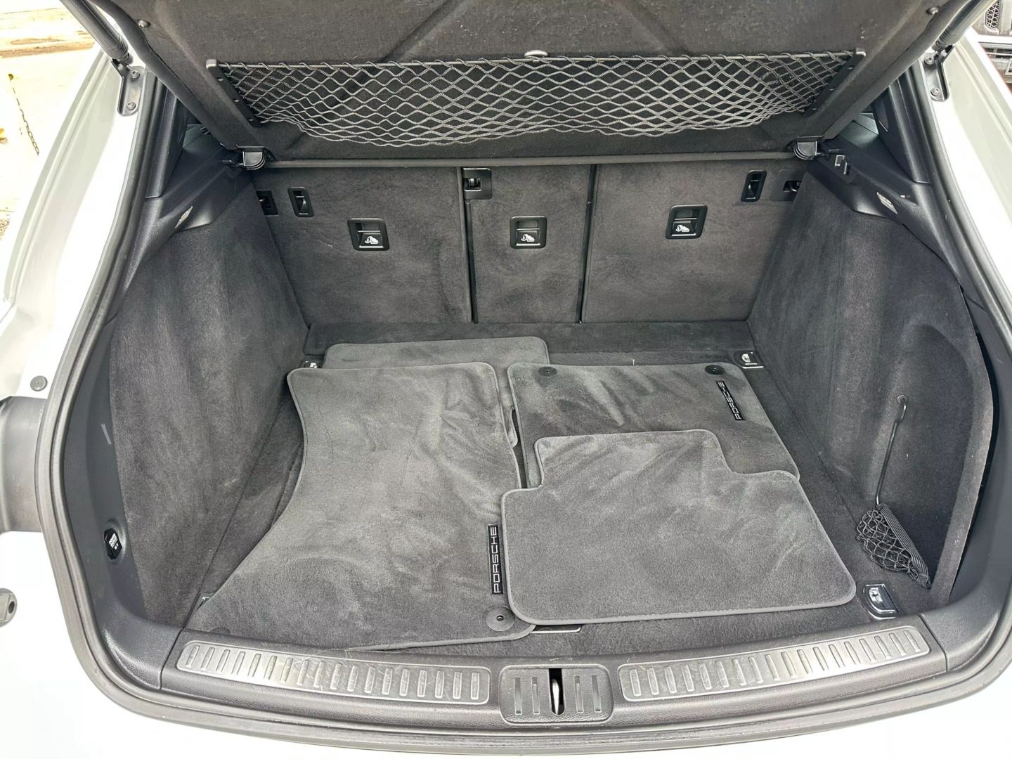 2015 Porsche Macan - Image 22