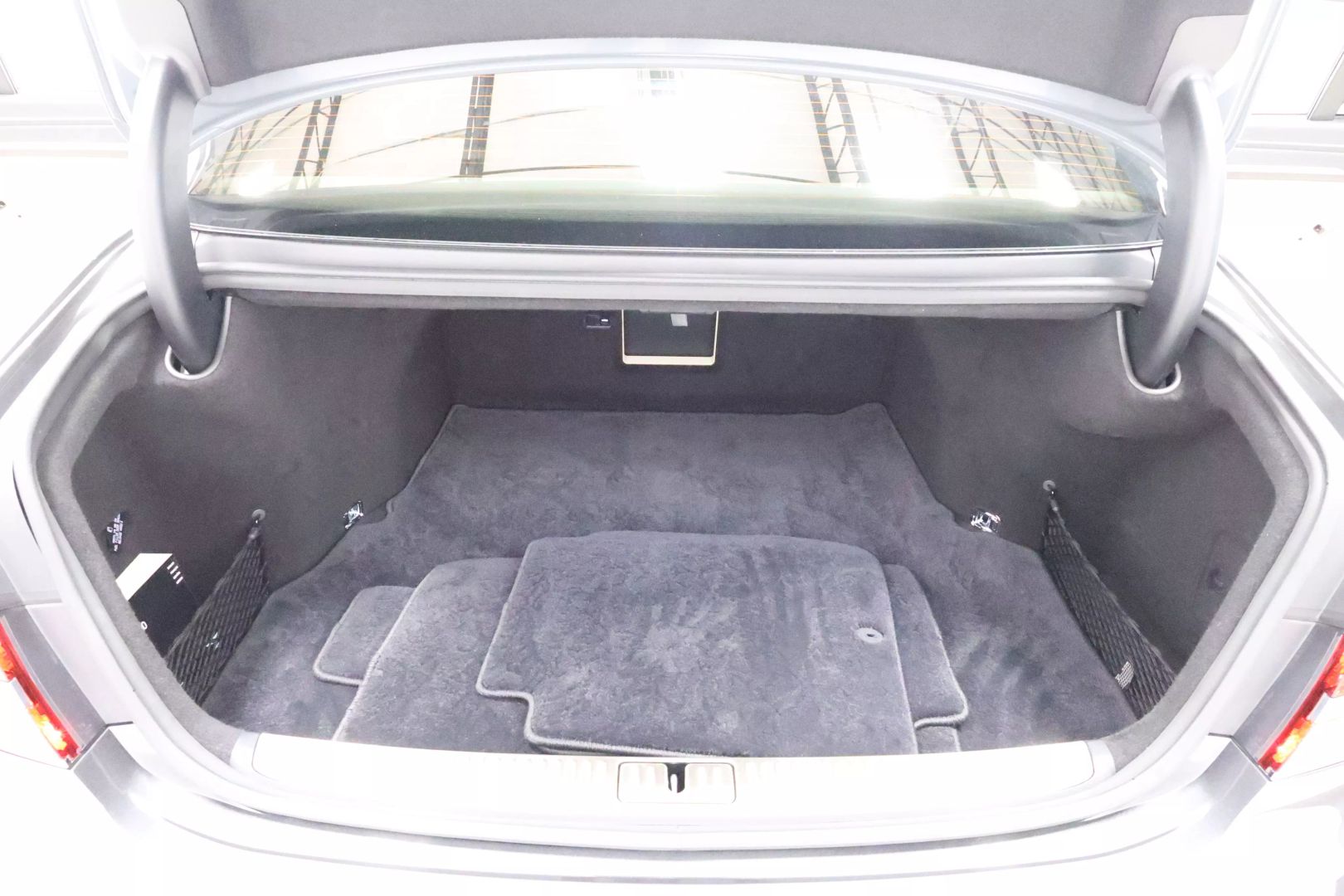 2020 Genesis G90 - Image 75