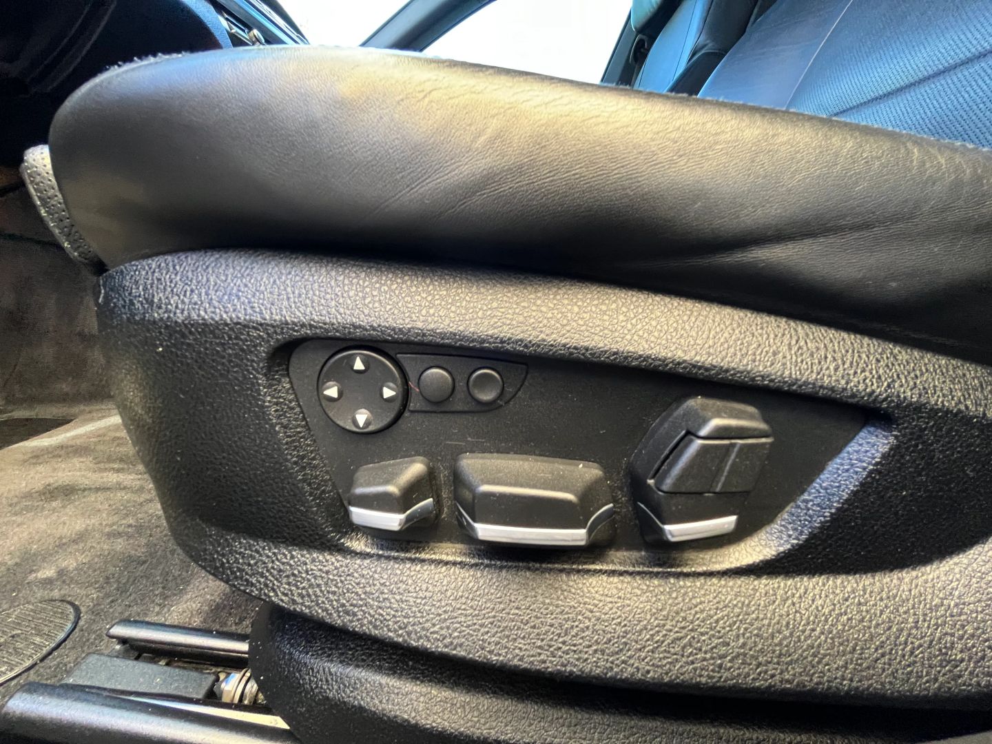 2011 Bmw 7 Series  Vin: Wbakb4c54bc574410 Stock Id: 574410 - Image 12
