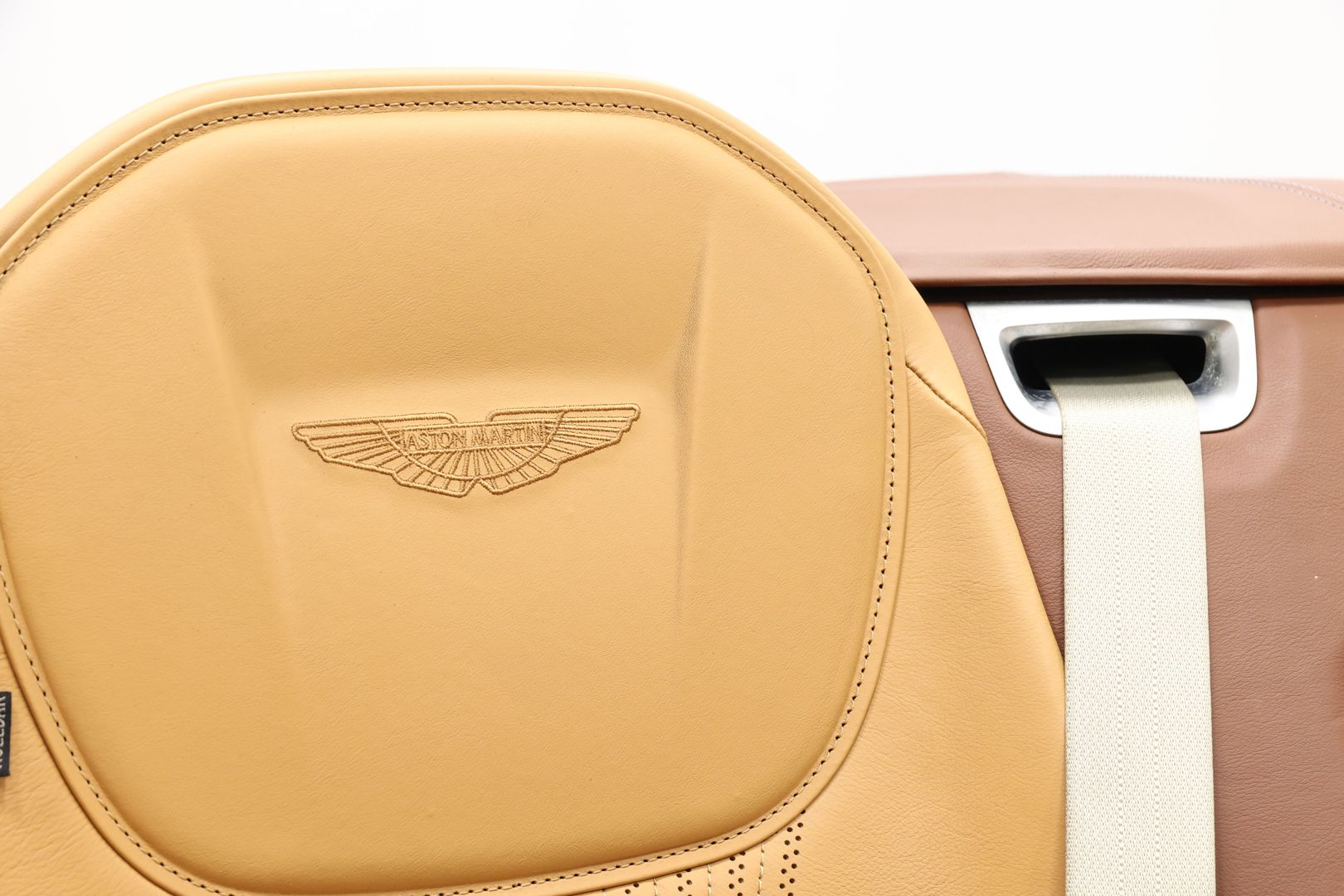 2019 Aston Martin Db11 - Image 66
