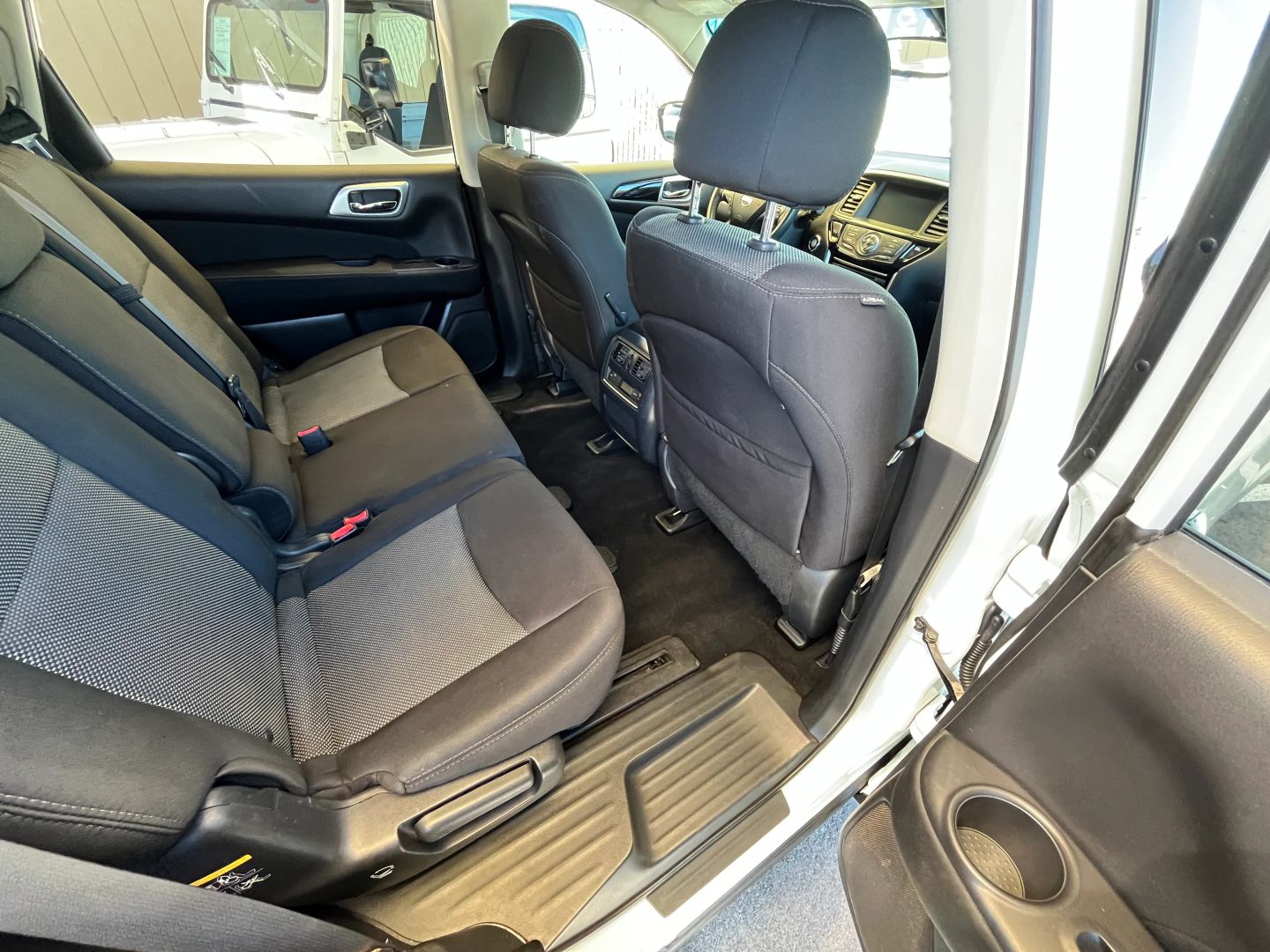 2017 Nissan Pathfinder  Vin: 5n1dr2mm9hc681748 Stock Id: 681748 - Image 17