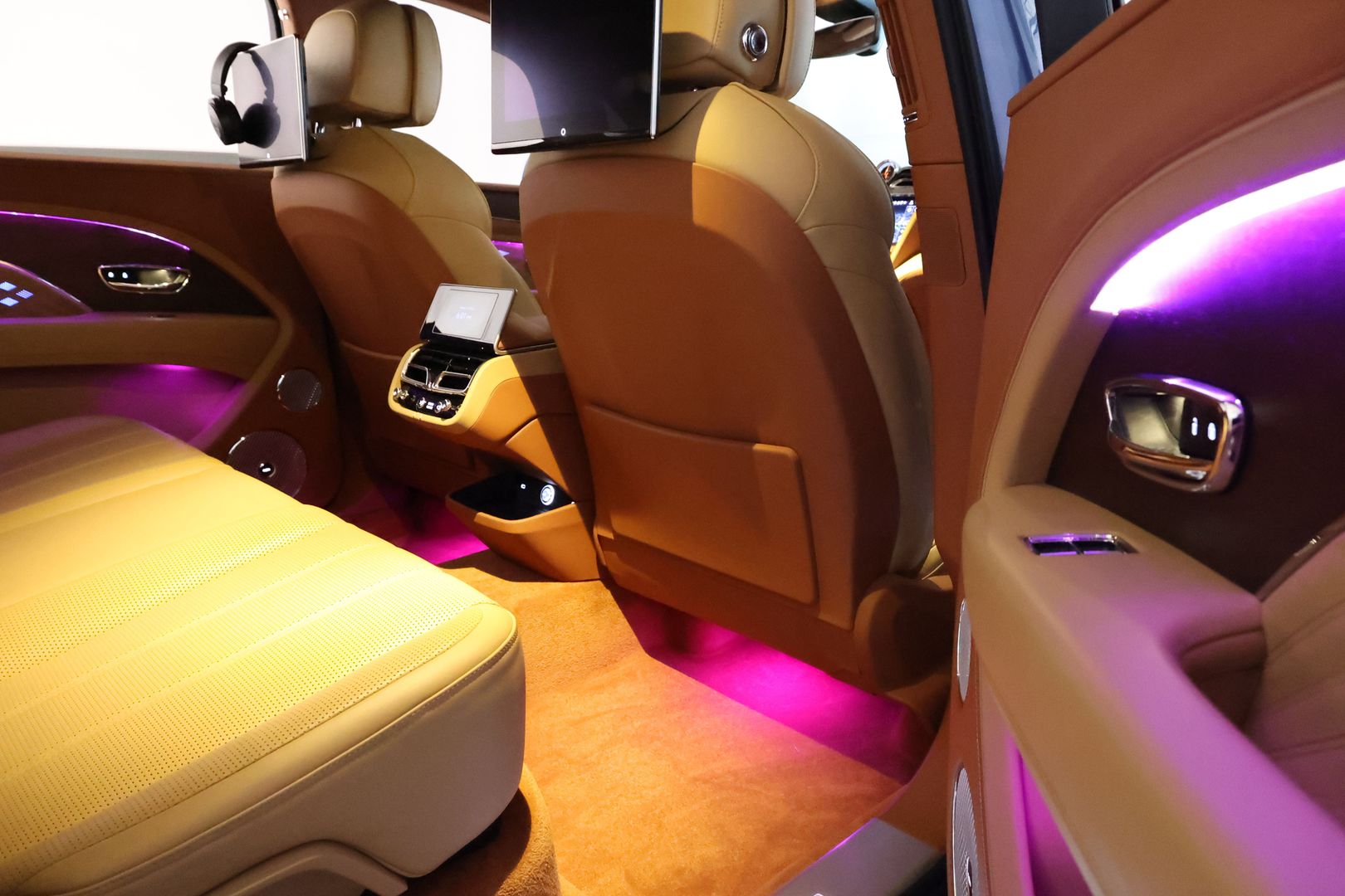 2023 Bentley Bentayga Ewb - Image 123