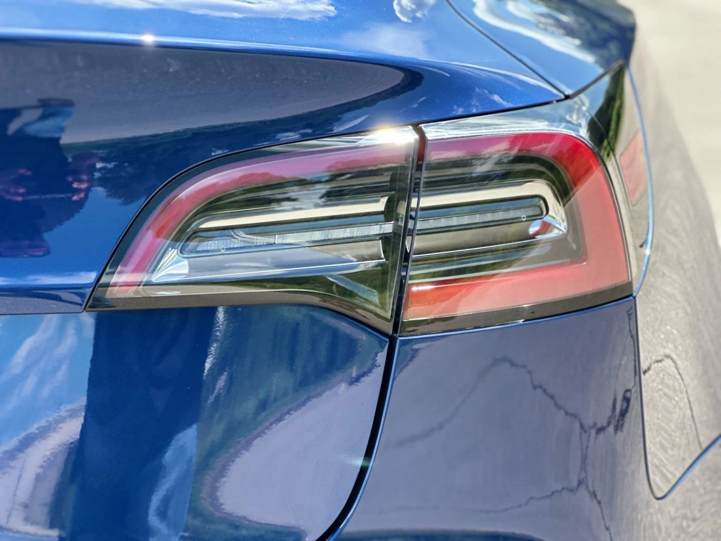 2018 TESLA MODEL 3 SEDAN DUAL ELECTRIC MOTORS LONG RANGE SEDAN 4D