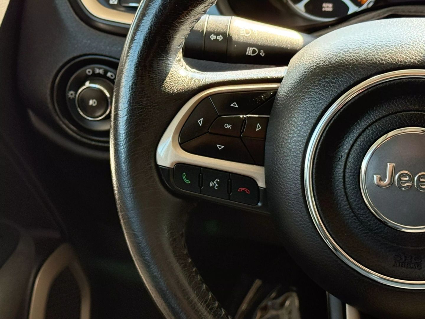 2016 Jeep Renegade - Image 34