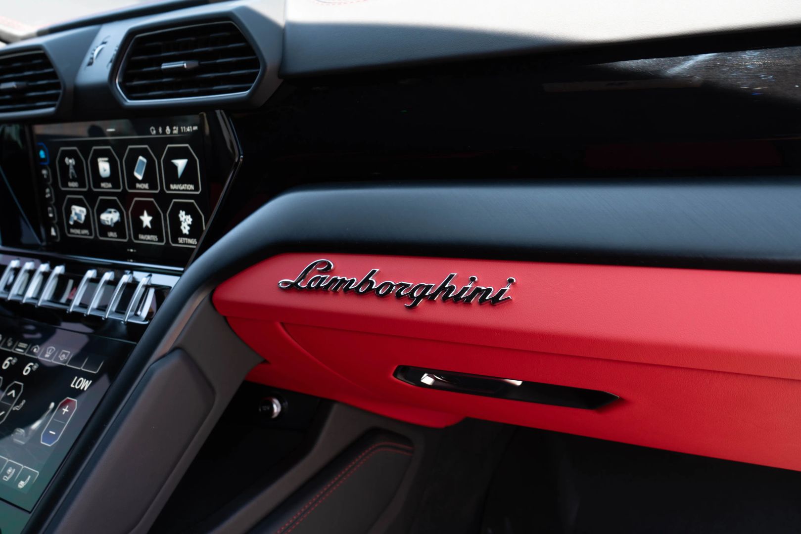 2022 Lamborghini Urus - Image 55